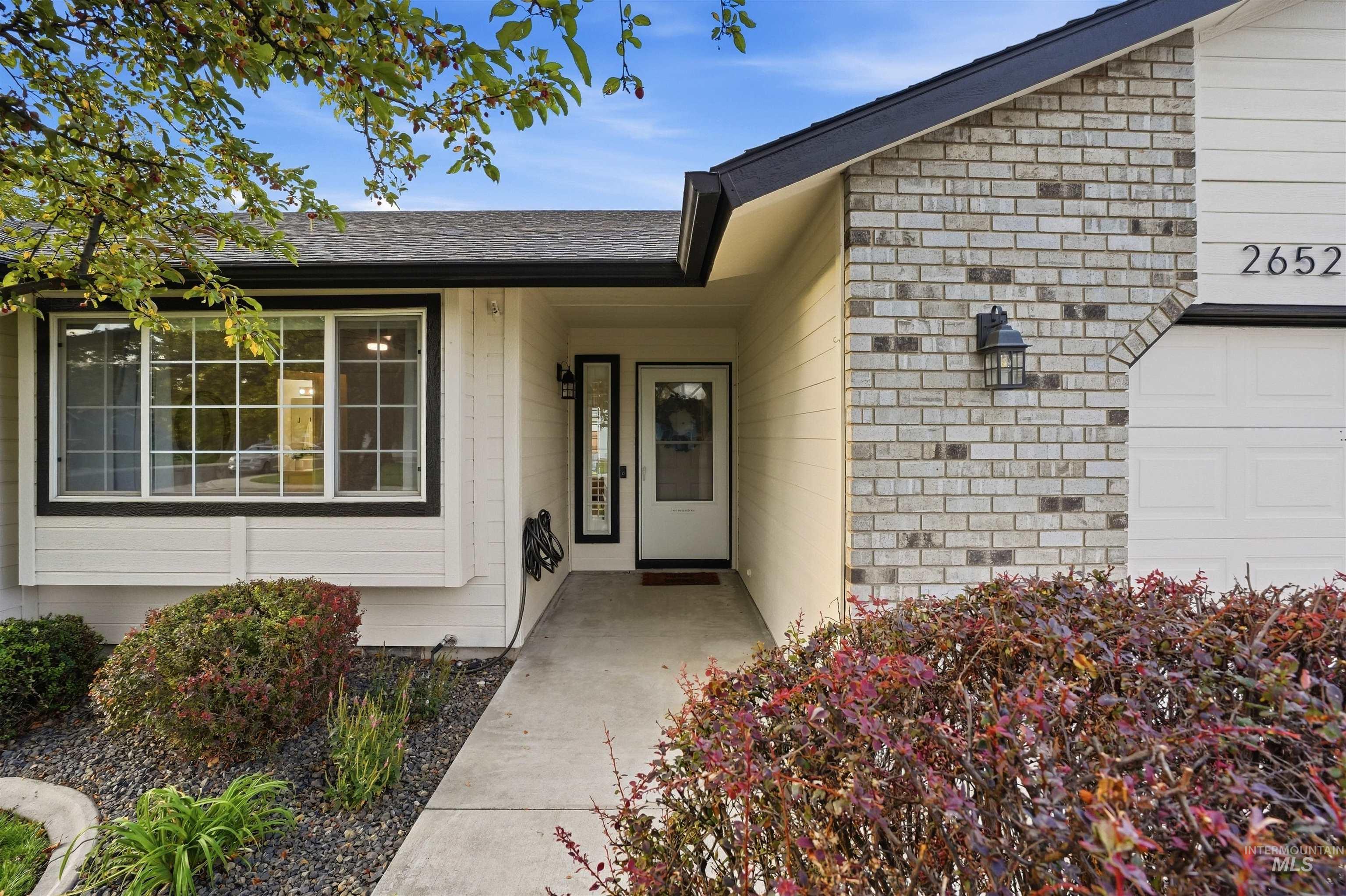 2652 W Whitestone Drive, Meridian, Idaho 83646, 3 Bedrooms, 2 Bathrooms, Residential For Sale, Price $449,500,MLS 99001769