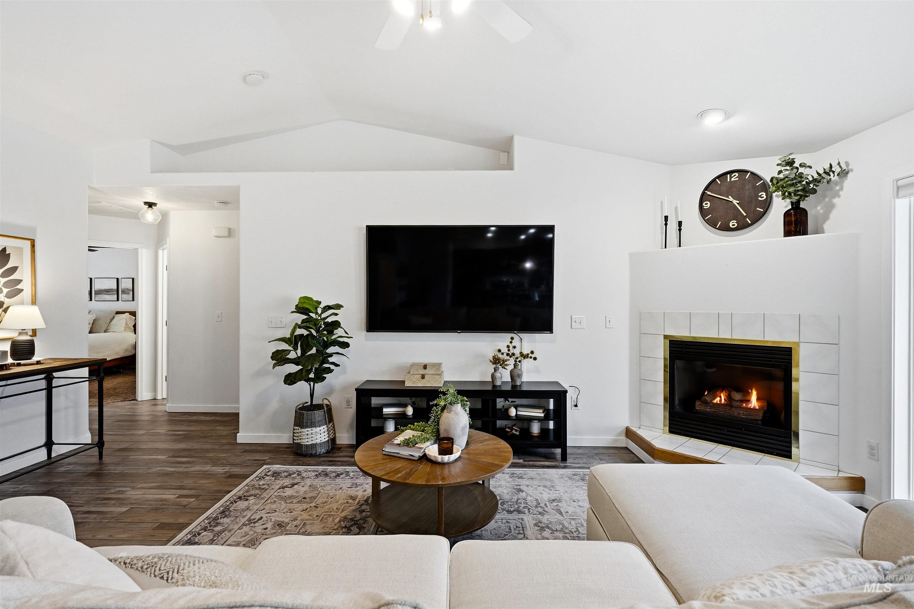 2652 W Whitestone Drive, Meridian, Idaho 83646, 3 Bedrooms, 2 Bathrooms, Residential For Sale, Price $449,500,MLS 99001769