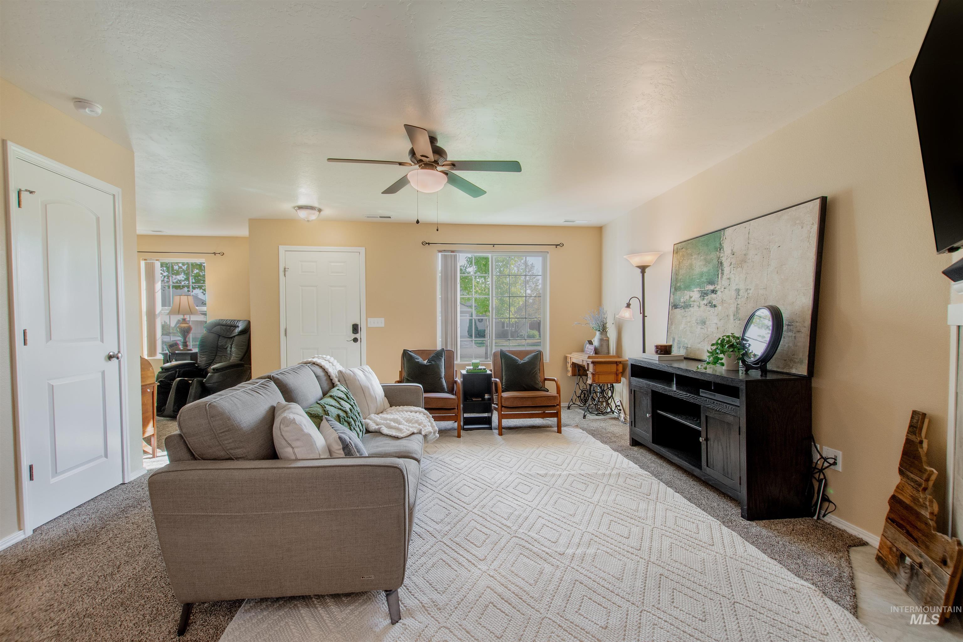 4253 S Overhill Way, Meridian, Idaho 83642, 3 Bedrooms, 2.5 Bathrooms, Residential For Sale, Price $410,000,MLS 99001771