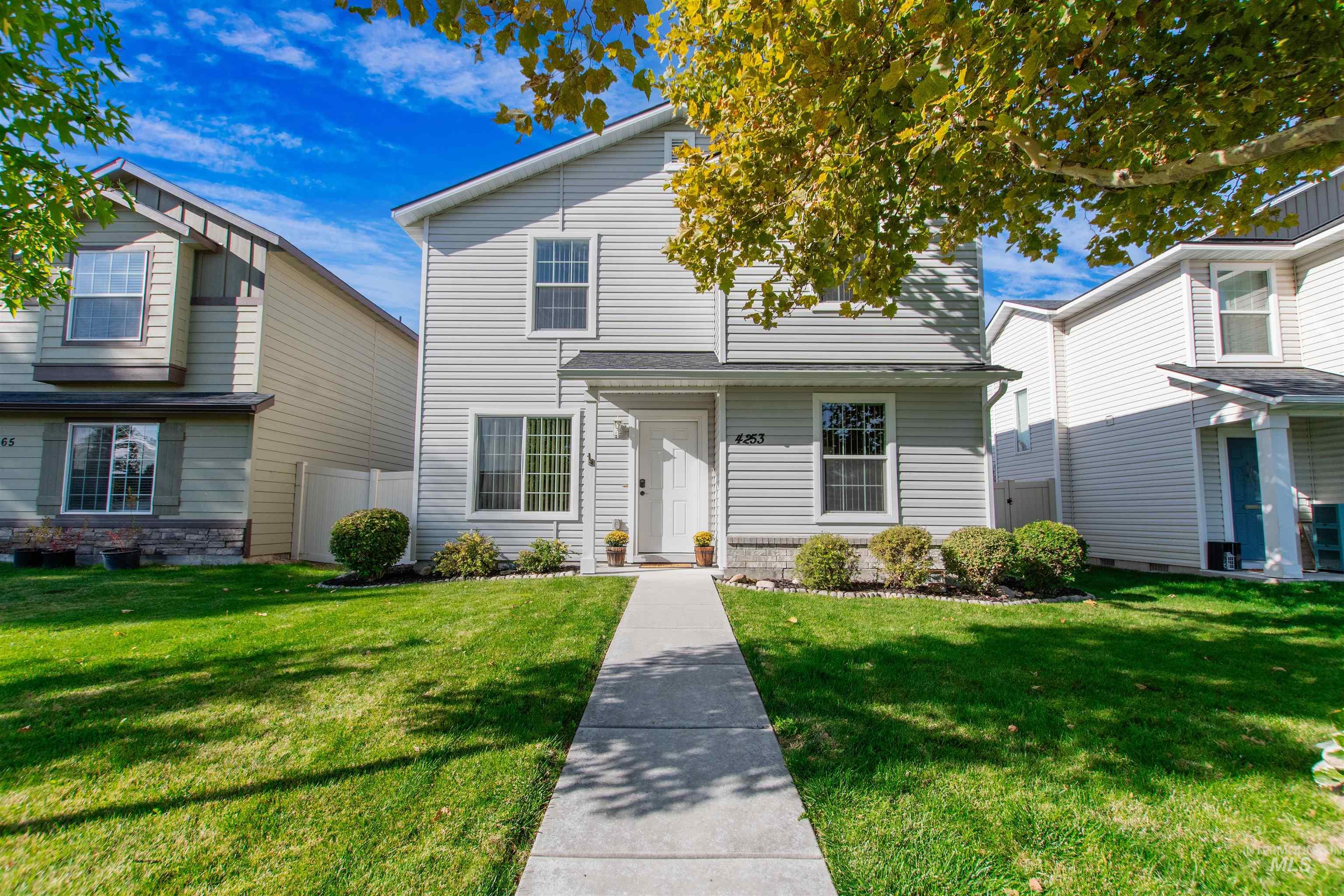 4253 S Overhill Way, Meridian, Idaho 83642, 3 Bedrooms, 2.5 Bathrooms, Residential For Sale, Price $410,000,MLS 99001771