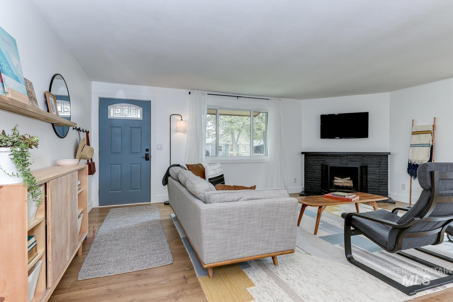 1709 S Abbs, Boise, Idaho 83705, 2 Bedrooms, 1 Bathroom, Residential For Sale, Price $419,000,MLS 99001779