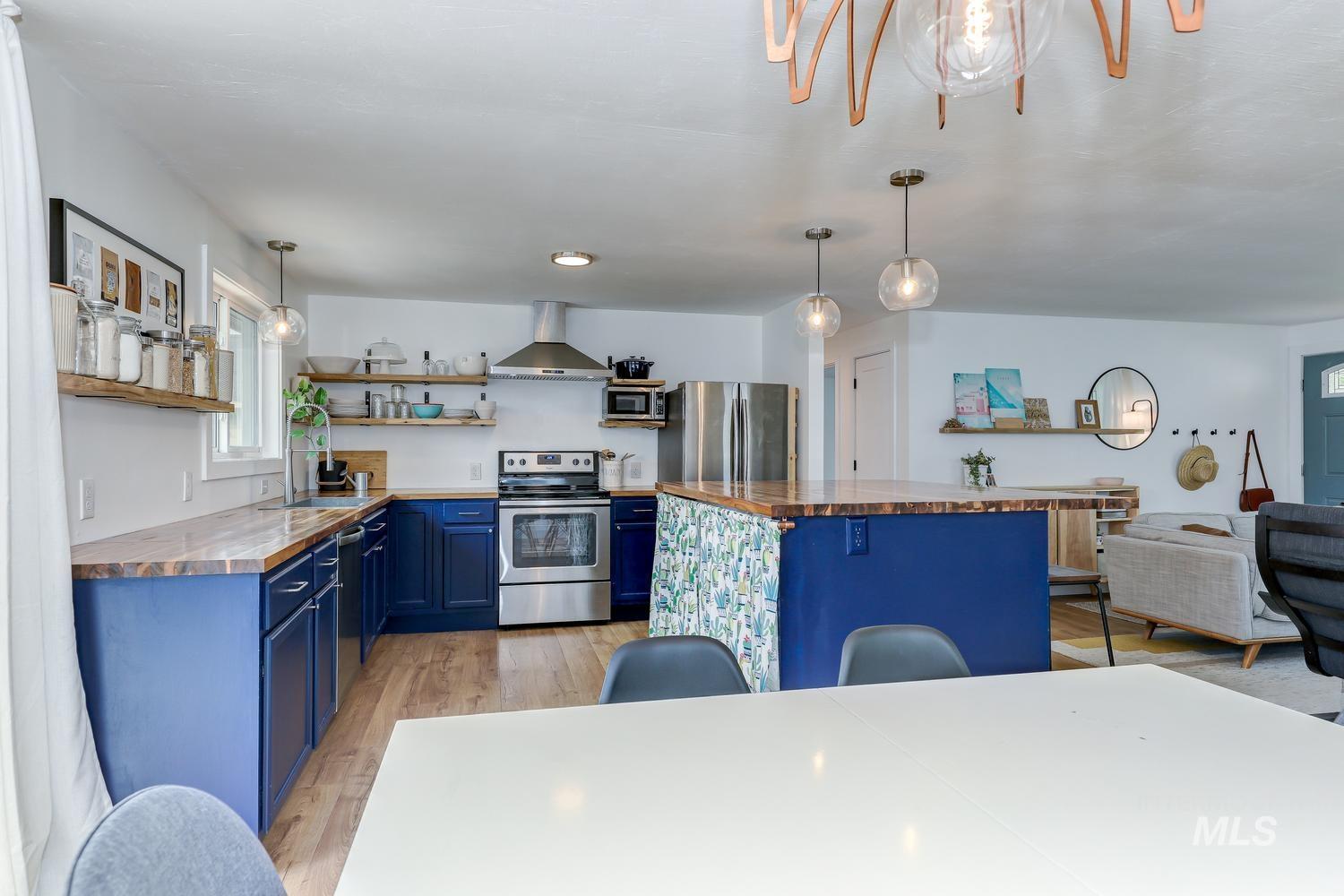1709 S Abbs, Boise, Idaho 83705, 2 Bedrooms, 1 Bathroom, Residential For Sale, Price $419,000,MLS 99001779