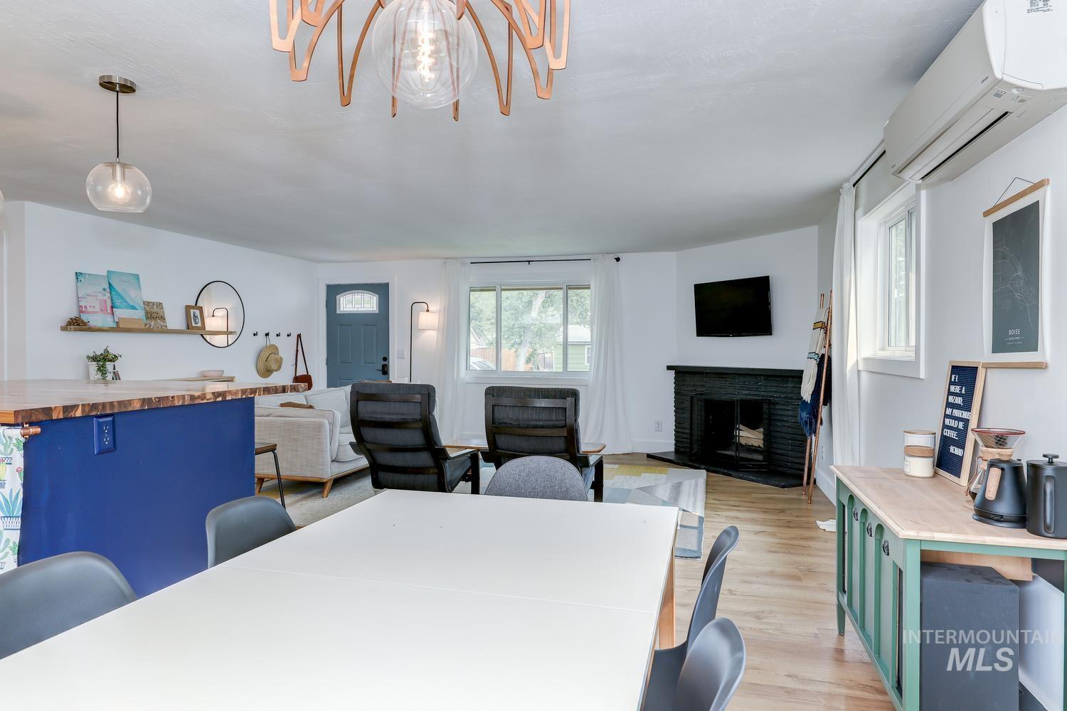 1709 S Abbs, Boise, Idaho 83705, 2 Bedrooms, 1 Bathroom, Residential For Sale, Price $419,000,MLS 99001779