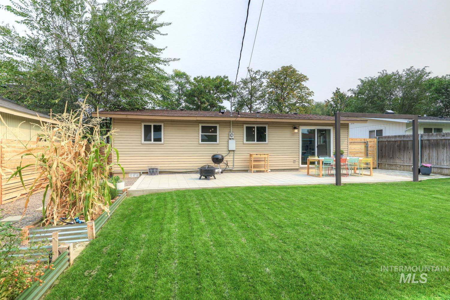 1709 S Abbs, Boise, Idaho 83705, 2 Bedrooms, 1 Bathroom, Residential For Sale, Price $419,000,MLS 99001779