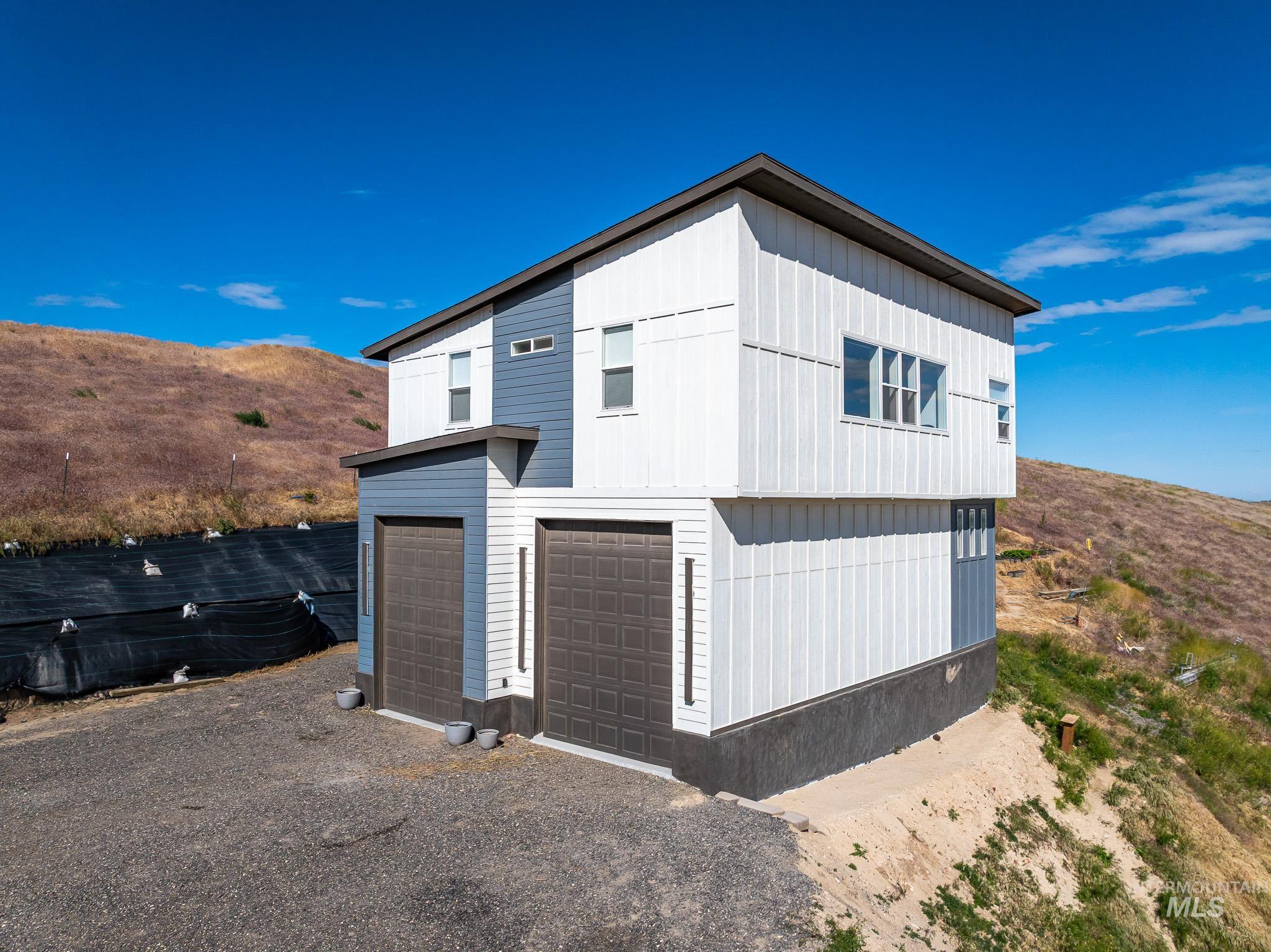11008 Harlan Way, Nampa, Idaho 83686, 2 Bedrooms, 1.5 Bathrooms, Residential For Sale, Price $798,000,MLS 99001784