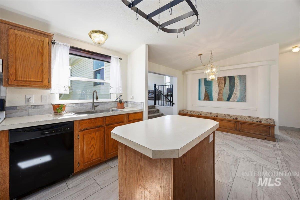 583 E 300 S, Jerome, Idaho 83338, 3 Bedrooms, 2 Bathrooms, Residential For Sale, Price $750,000,MLS 99001787