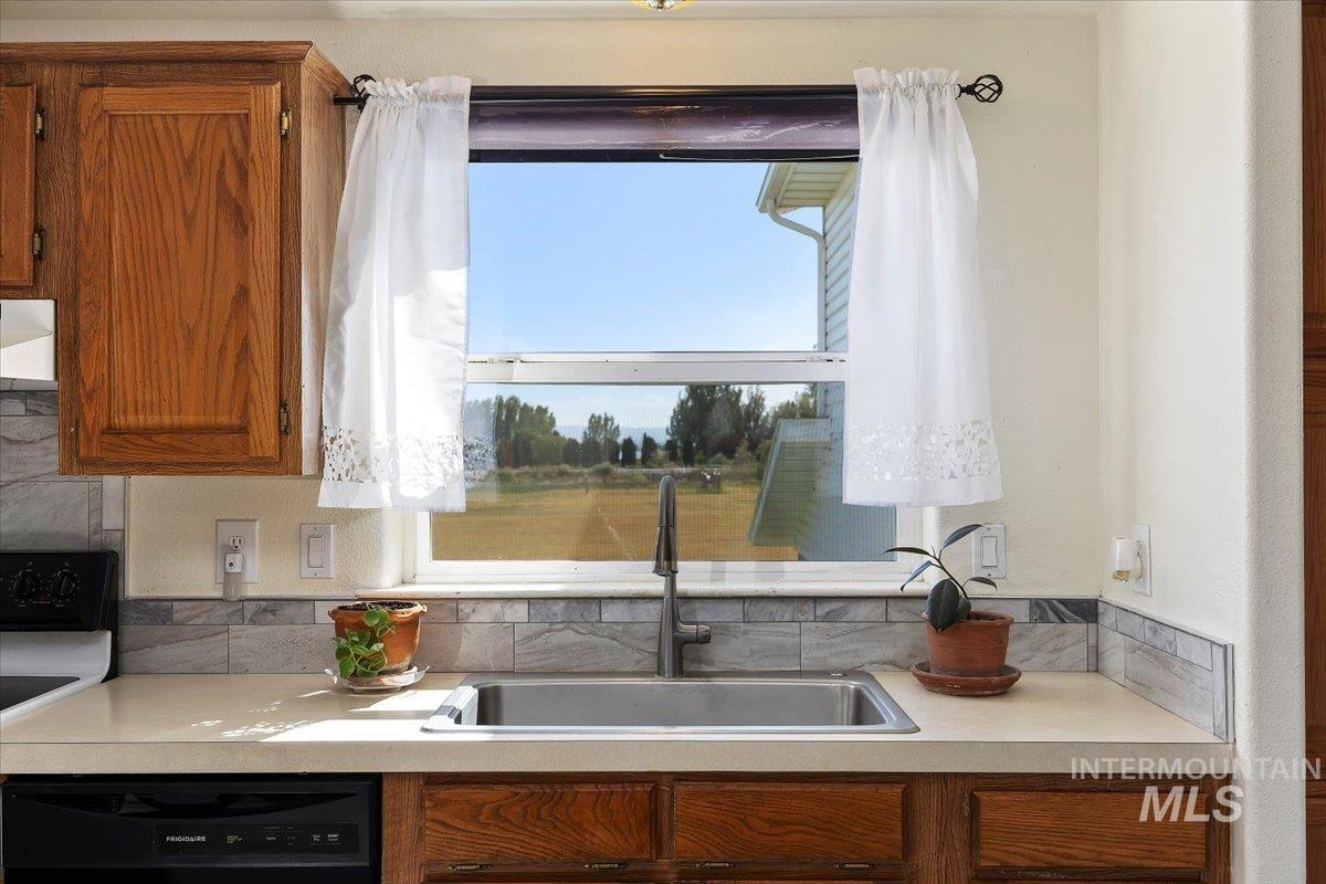 583 E 300 S, Jerome, Idaho 83338, 3 Bedrooms, 2 Bathrooms, Residential For Sale, Price $750,000,MLS 99001787