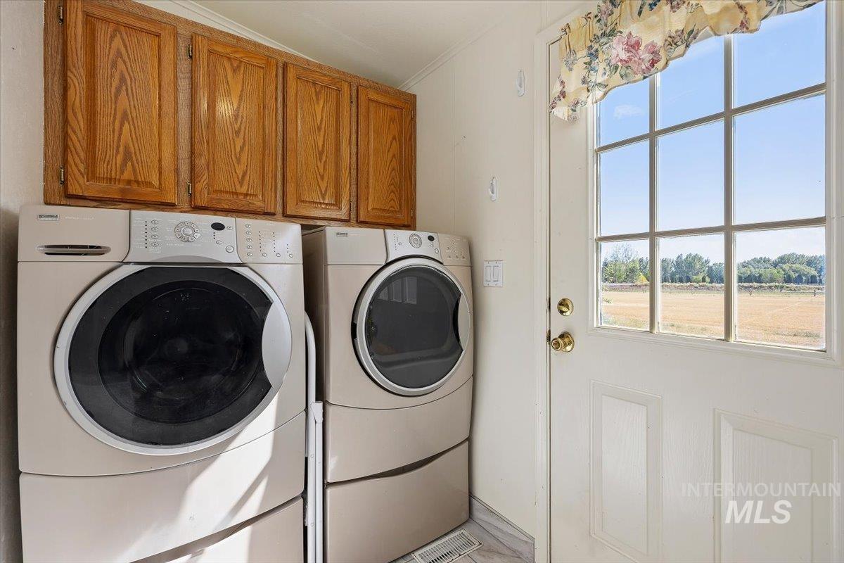 583 E 300 S, Jerome, Idaho 83338, 3 Bedrooms, 2 Bathrooms, Residential For Sale, Price $750,000,MLS 99001787