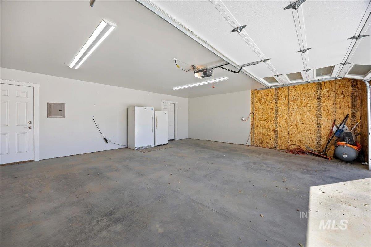 583 E 300 S, Jerome, Idaho 83338, 3 Bedrooms, 2 Bathrooms, Residential For Sale, Price $750,000,MLS 99001787