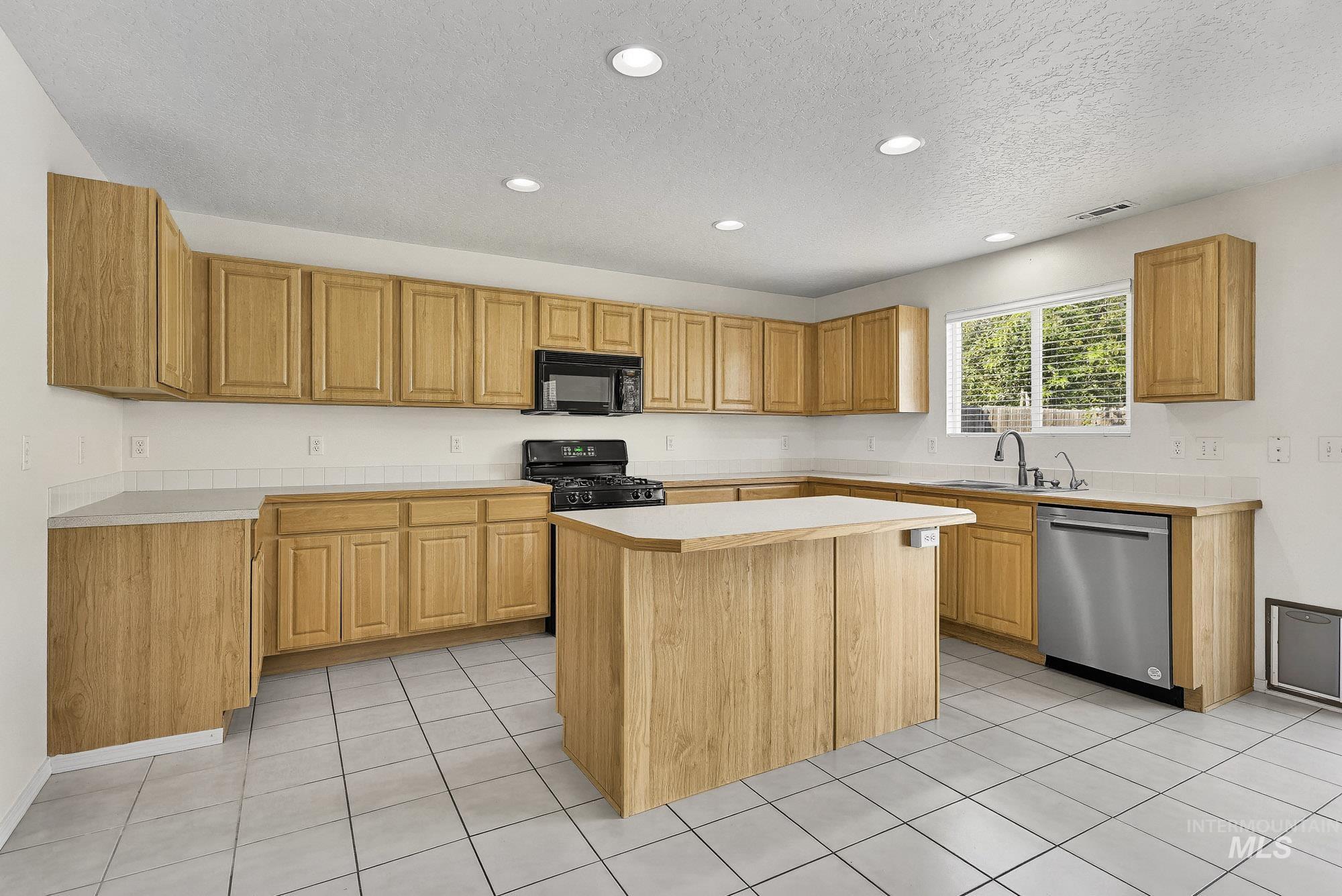 9324 W Littlewood Dr, Boise, Idaho 83709, 5 Bedrooms, 3 Bathrooms, Residential For Sale, Price $509,000,MLS 99001796