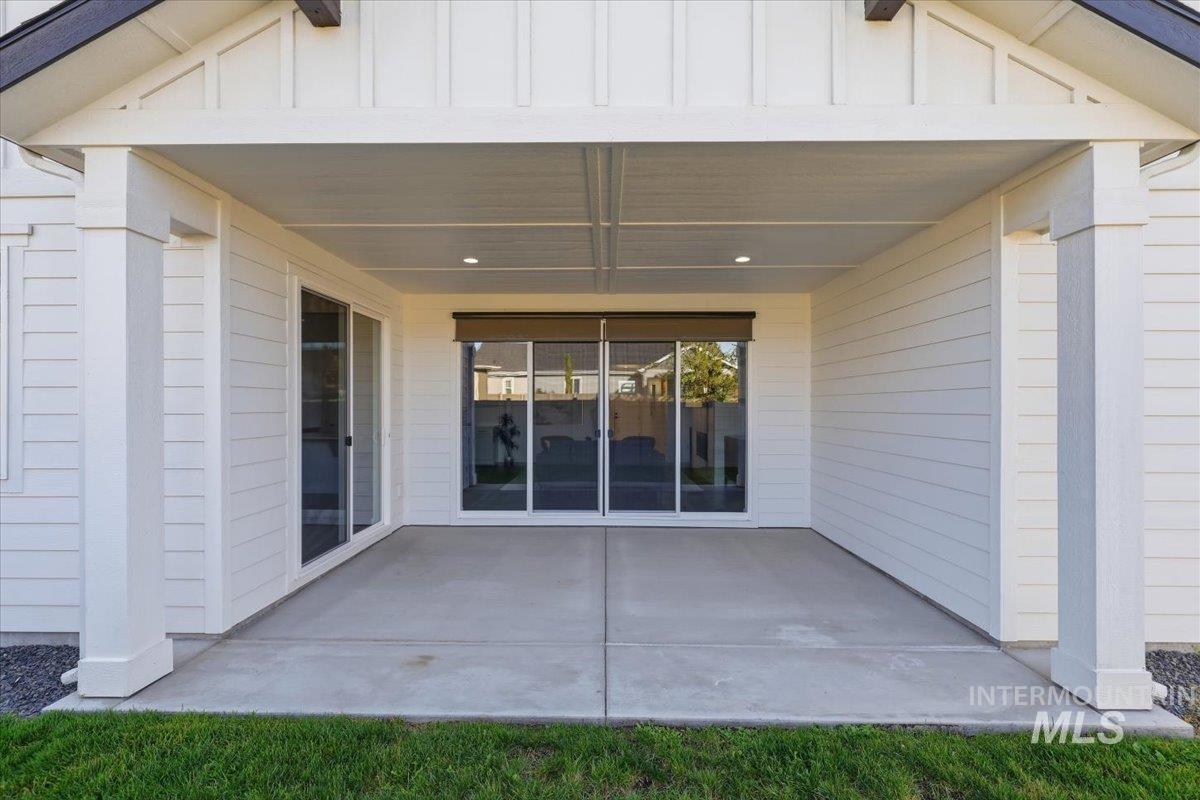 18135 N Begonia Way, Nampa, Idaho 83687, 3 Bedrooms, 2.5 Bathrooms, Residential For Sale, Price $579,900,MLS 99001802