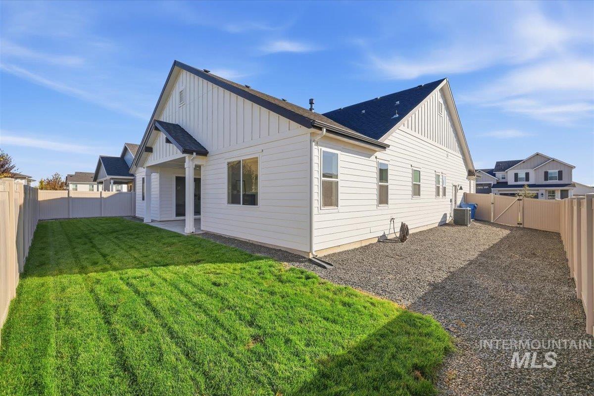 18135 N Begonia Way, Nampa, Idaho 83687, 3 Bedrooms, 2.5 Bathrooms, Residential For Sale, Price $579,900,MLS 99001802