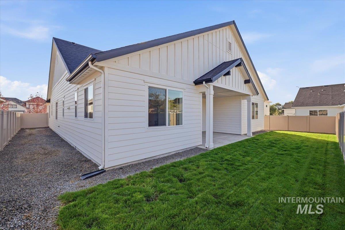 18135 N Begonia Way, Nampa, Idaho 83687, 3 Bedrooms, 2.5 Bathrooms, Residential For Sale, Price $579,900,MLS 99001802