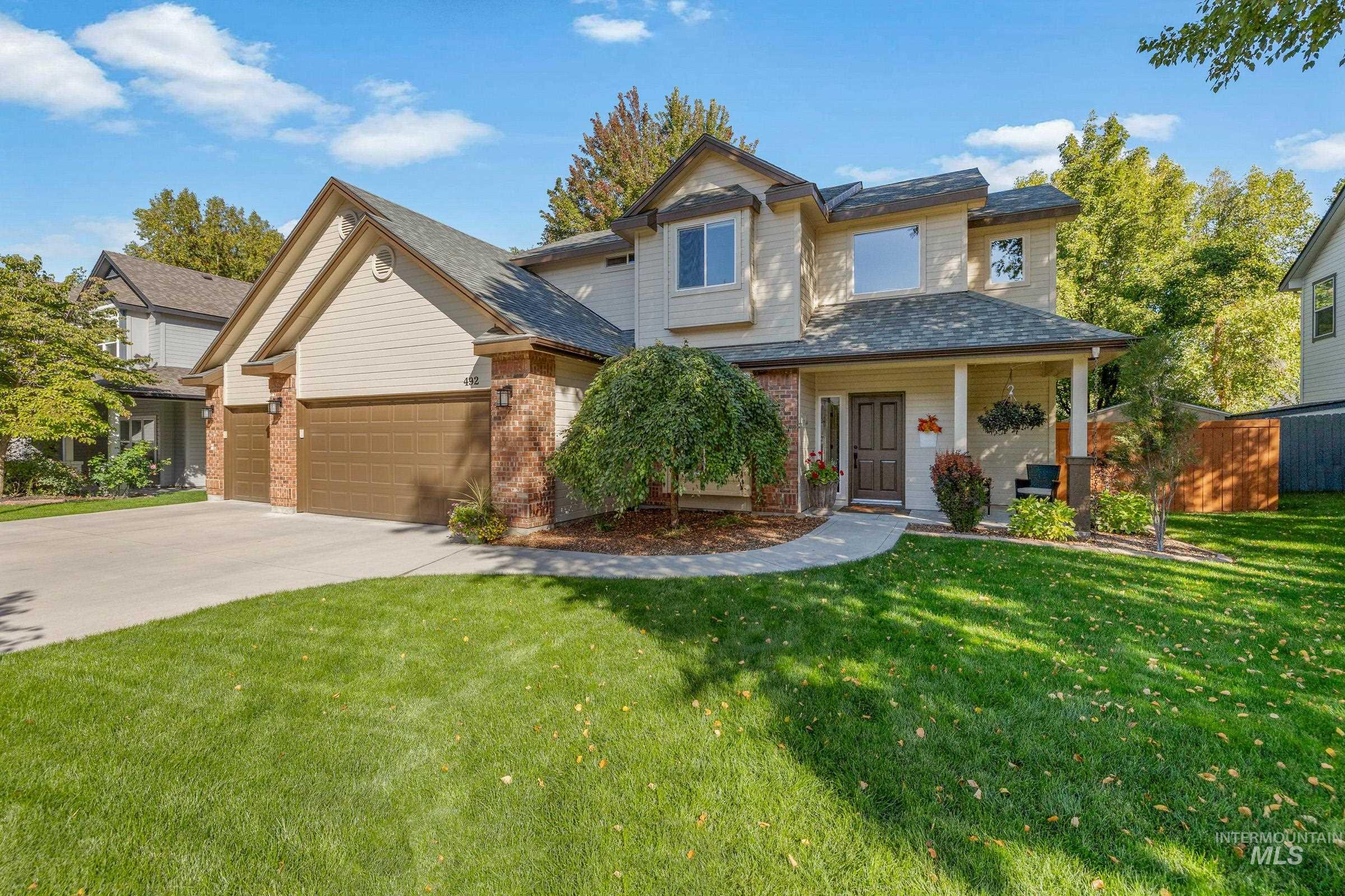 492 E Ridge Drive, Eagle, Idaho 83616, 4 Bedrooms, 2.5 Bathrooms, Residential For Sale, Price $725,000,MLS 99001804
