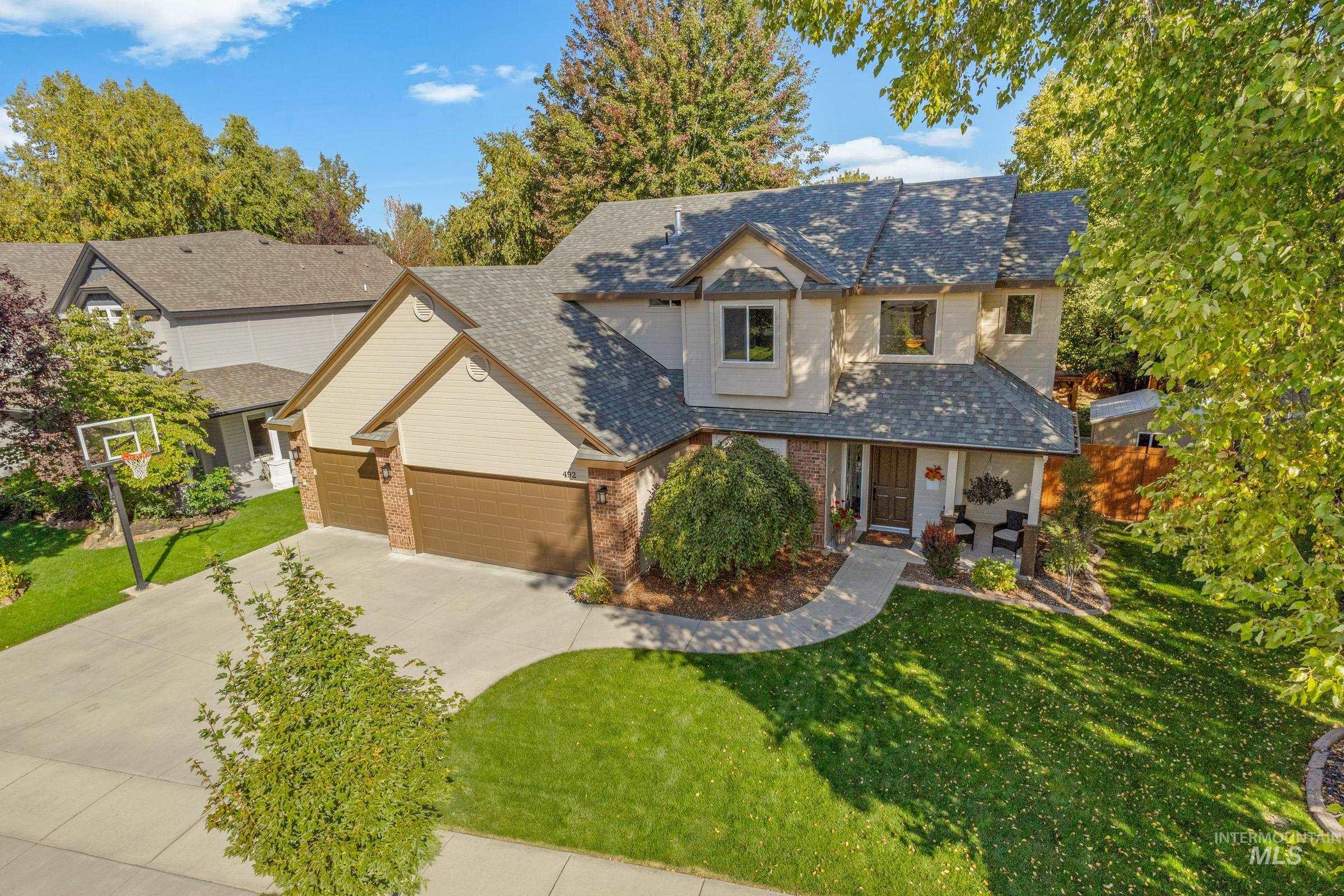 492 E Ridge Drive, Eagle, Idaho 83616, 4 Bedrooms, 2.5 Bathrooms, Residential For Sale, Price $725,000,MLS 99001804