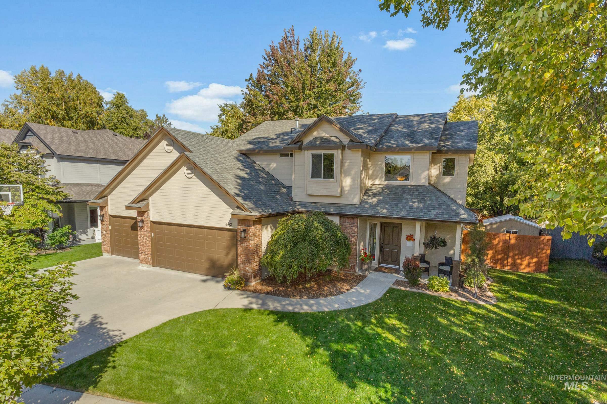 492 E Ridge Drive, Eagle, Idaho 83616, 4 Bedrooms, 2.5 Bathrooms, Residential For Sale, Price $725,000,MLS 99001804