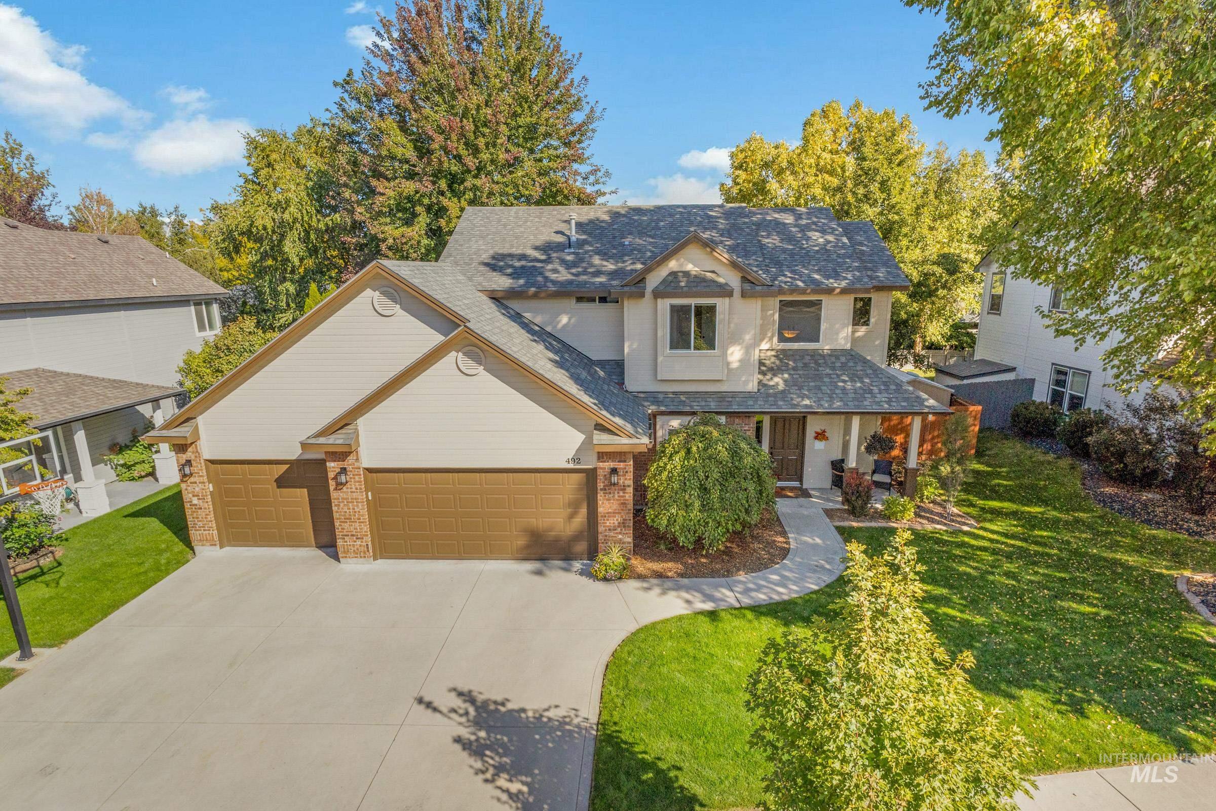 492 E Ridge Drive, Eagle, Idaho 83616, 4 Bedrooms, 2.5 Bathrooms, Residential For Sale, Price $725,000,MLS 99001804