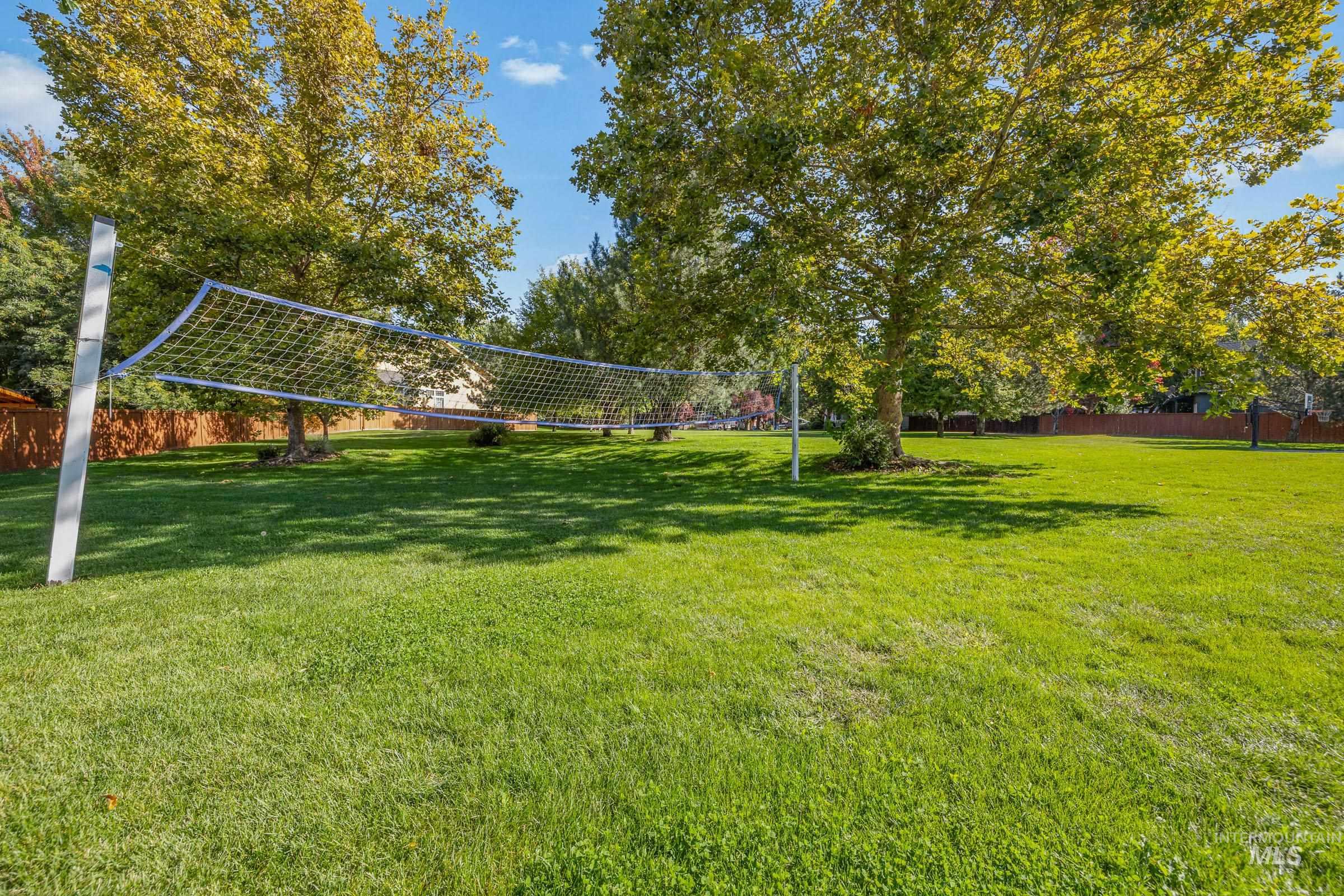 492 E Ridge Drive, Eagle, Idaho 83616, 4 Bedrooms, 2.5 Bathrooms, Residential For Sale, Price $725,000,MLS 99001804