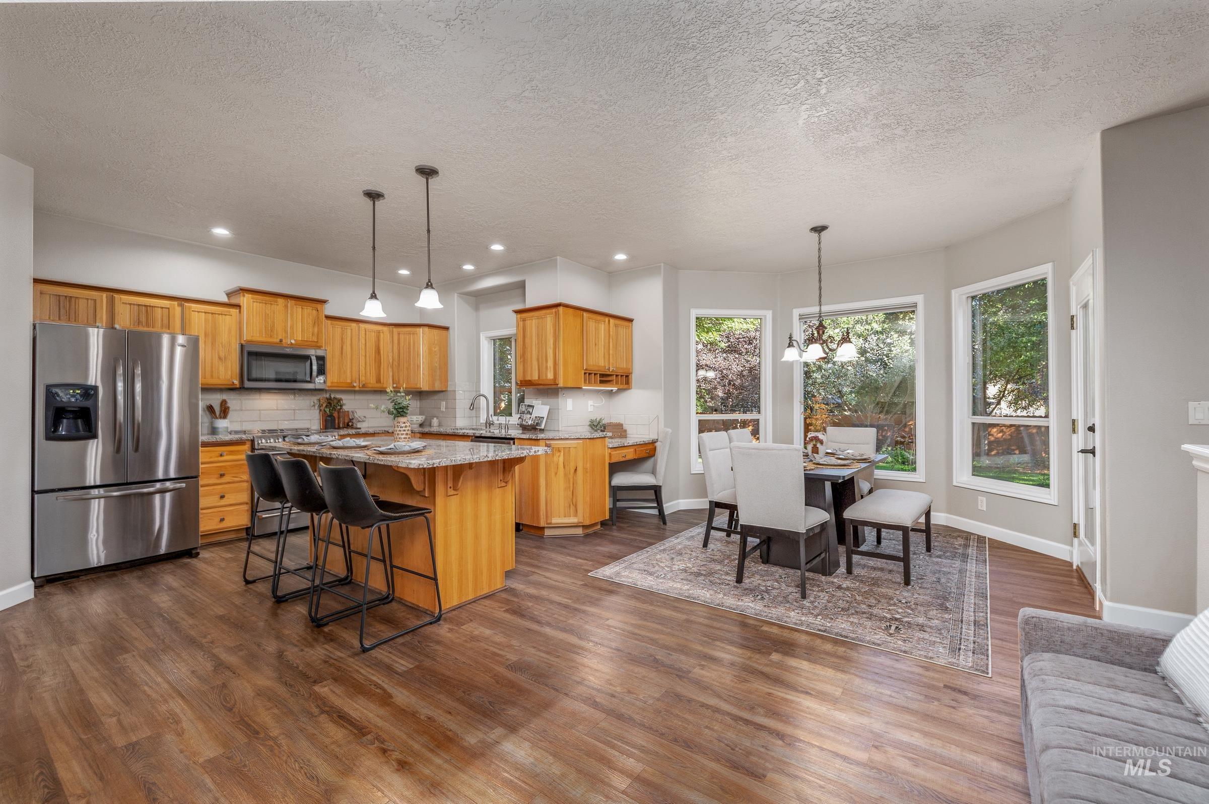 492 E Ridge Drive, Eagle, Idaho 83616, 4 Bedrooms, 2.5 Bathrooms, Residential For Sale, Price $725,000,MLS 99001804