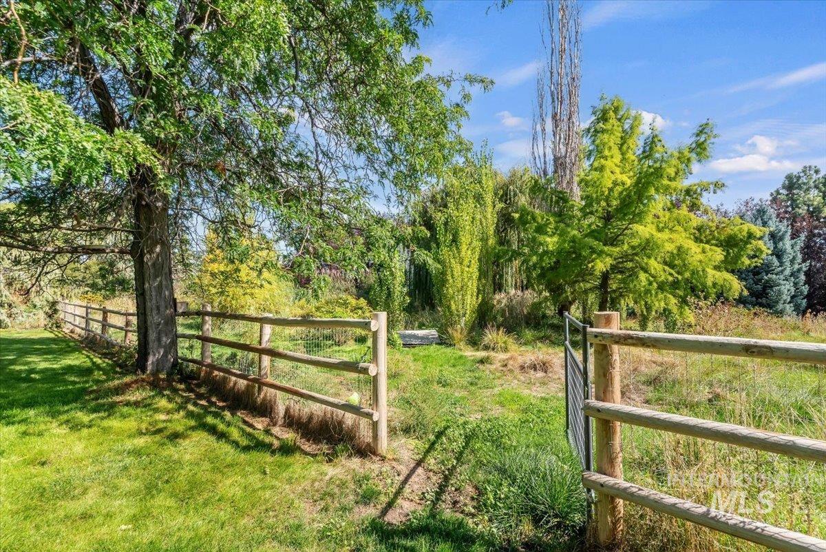9940 Aztlan Dr, Nampa, Idaho 83686, 3 Bedrooms, 2.5 Bathrooms, Residential For Sale, Price $798,500,MLS 99001814