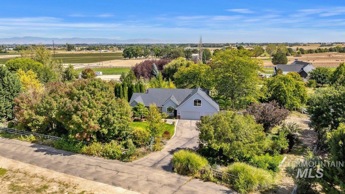 9940 Aztlan Dr, Nampa, Idaho 83686, 3 Bedrooms, 2.5 Bathrooms, Residential For Sale, Price $798,500,MLS 99001814