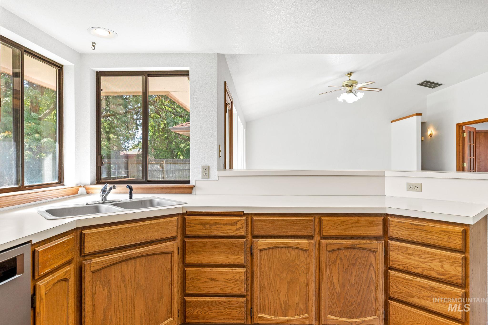 11207 W Bridgetower Dr., Boise, Idaho 83709, 3 Bedrooms, 2 Bathrooms, Residential For Sale, Price $505,000,MLS 99001816