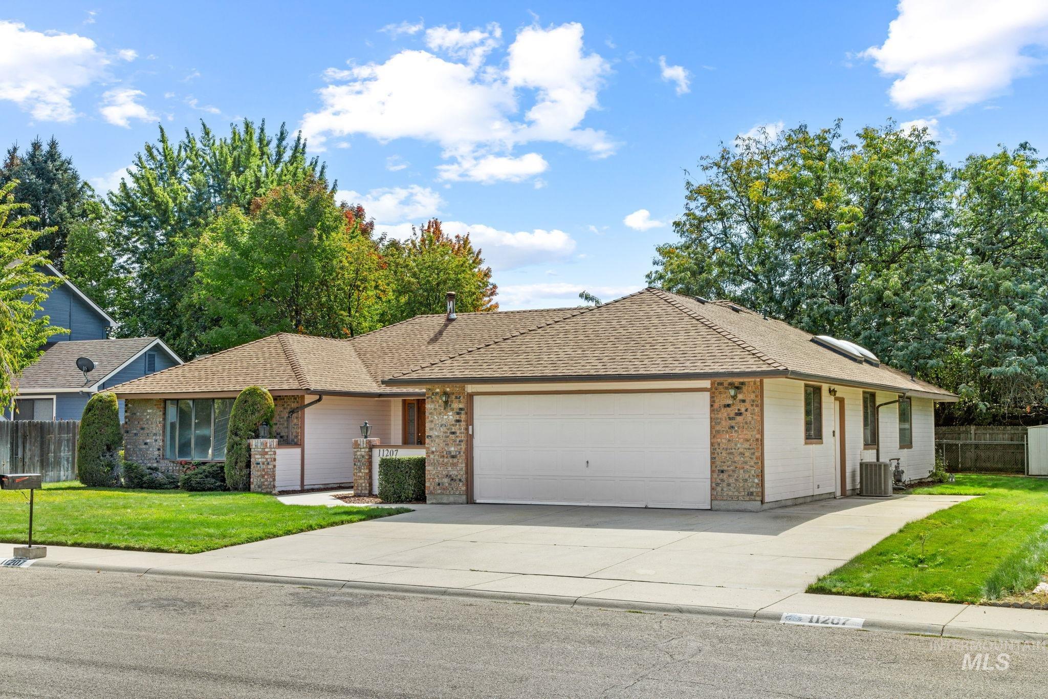 11207 W Bridgetower Dr., Boise, Idaho 83709, 3 Bedrooms, 2 Bathrooms, Residential For Sale, Price $505,000,MLS 99001816