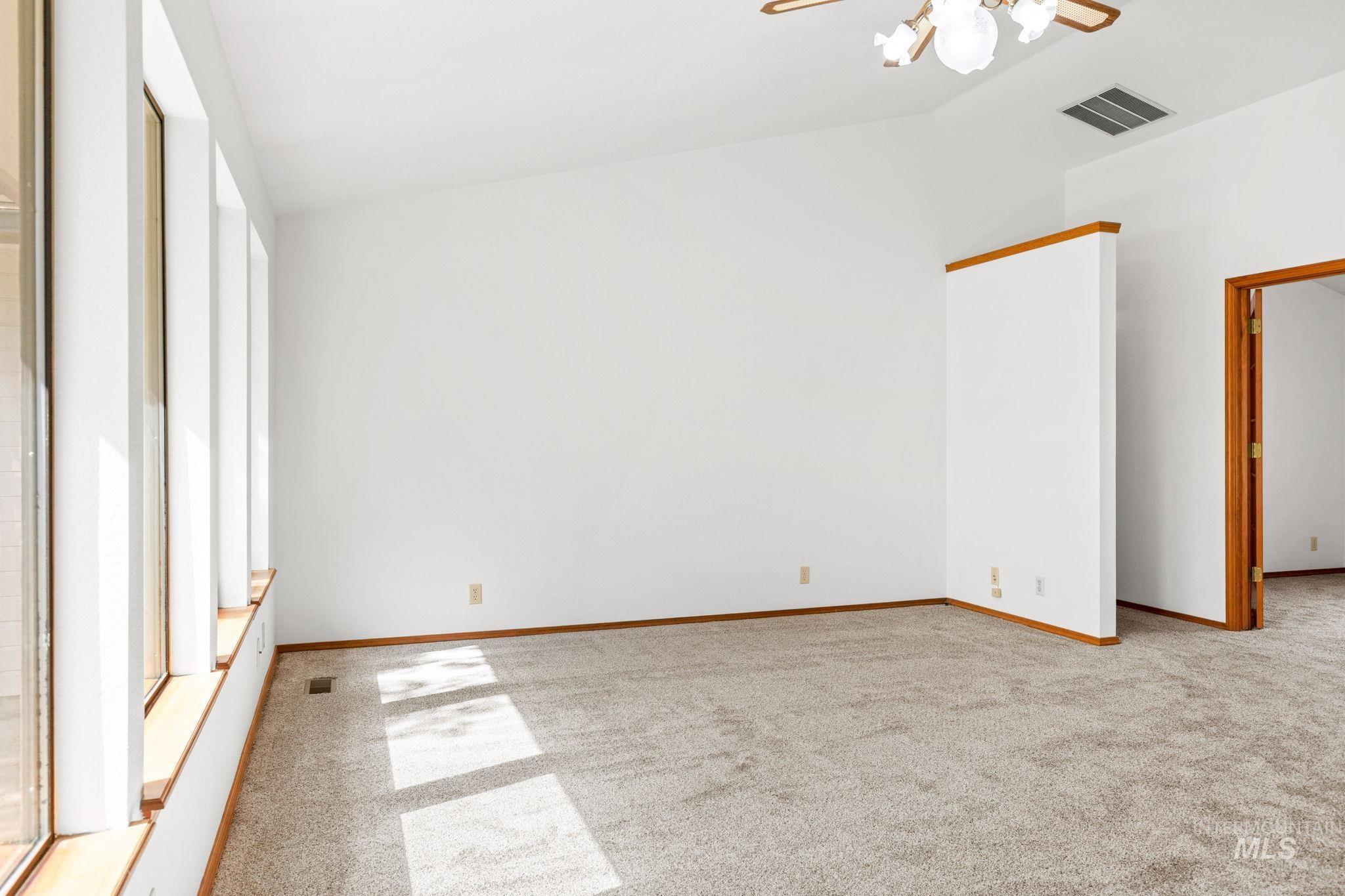 11207 W Bridgetower Dr., Boise, Idaho 83709, 3 Bedrooms, 2 Bathrooms, Residential For Sale, Price $505,000,MLS 99001816