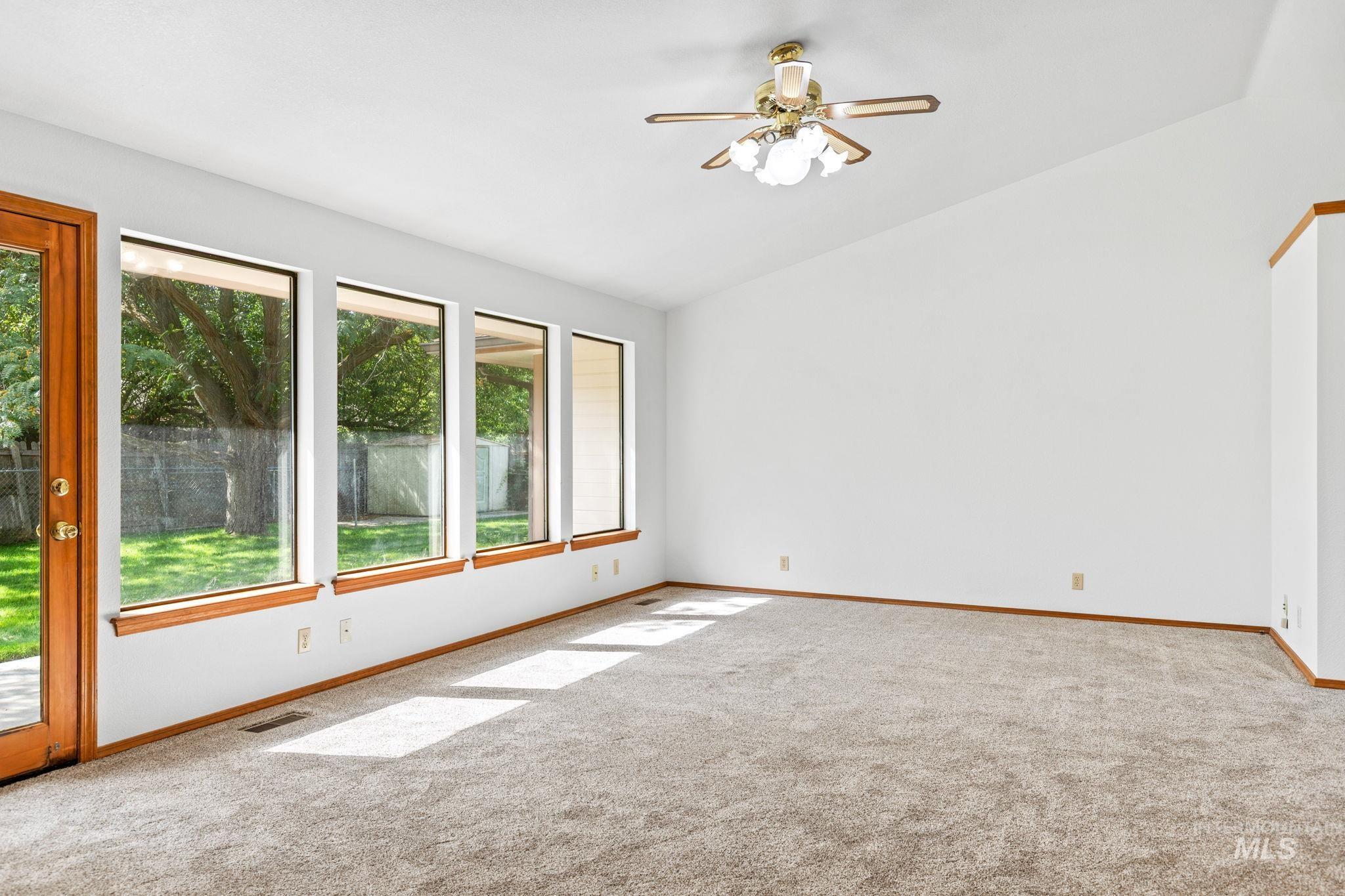 11207 W Bridgetower Dr., Boise, Idaho 83709, 3 Bedrooms, 2 Bathrooms, Residential For Sale, Price $505,000,MLS 99001816