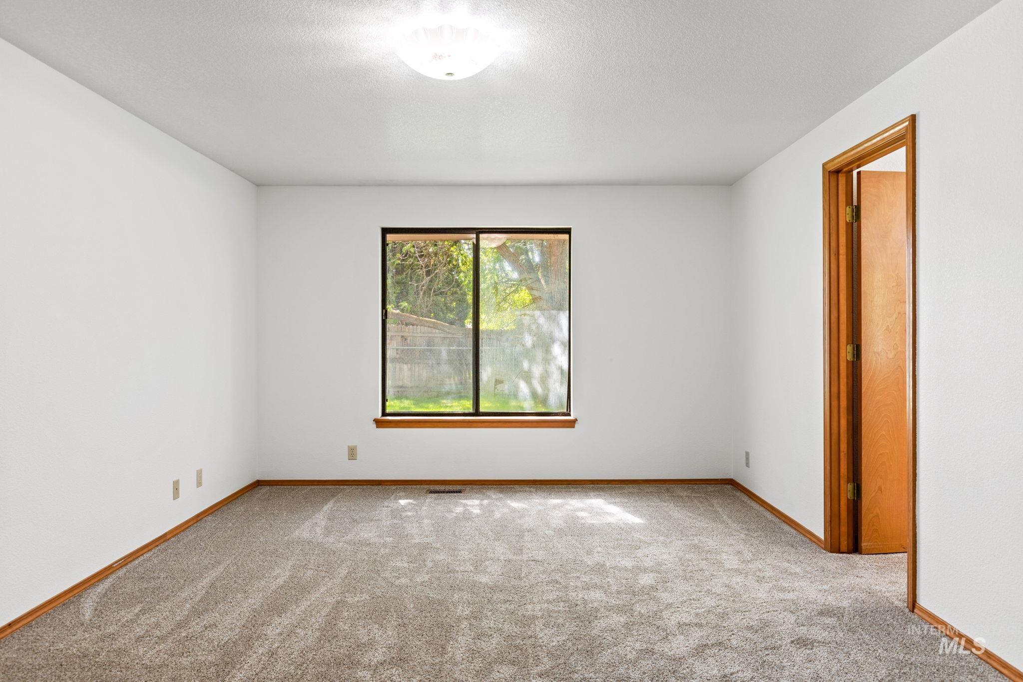11207 W Bridgetower Dr., Boise, Idaho 83709, 3 Bedrooms, 2 Bathrooms, Residential For Sale, Price $505,000,MLS 99001816