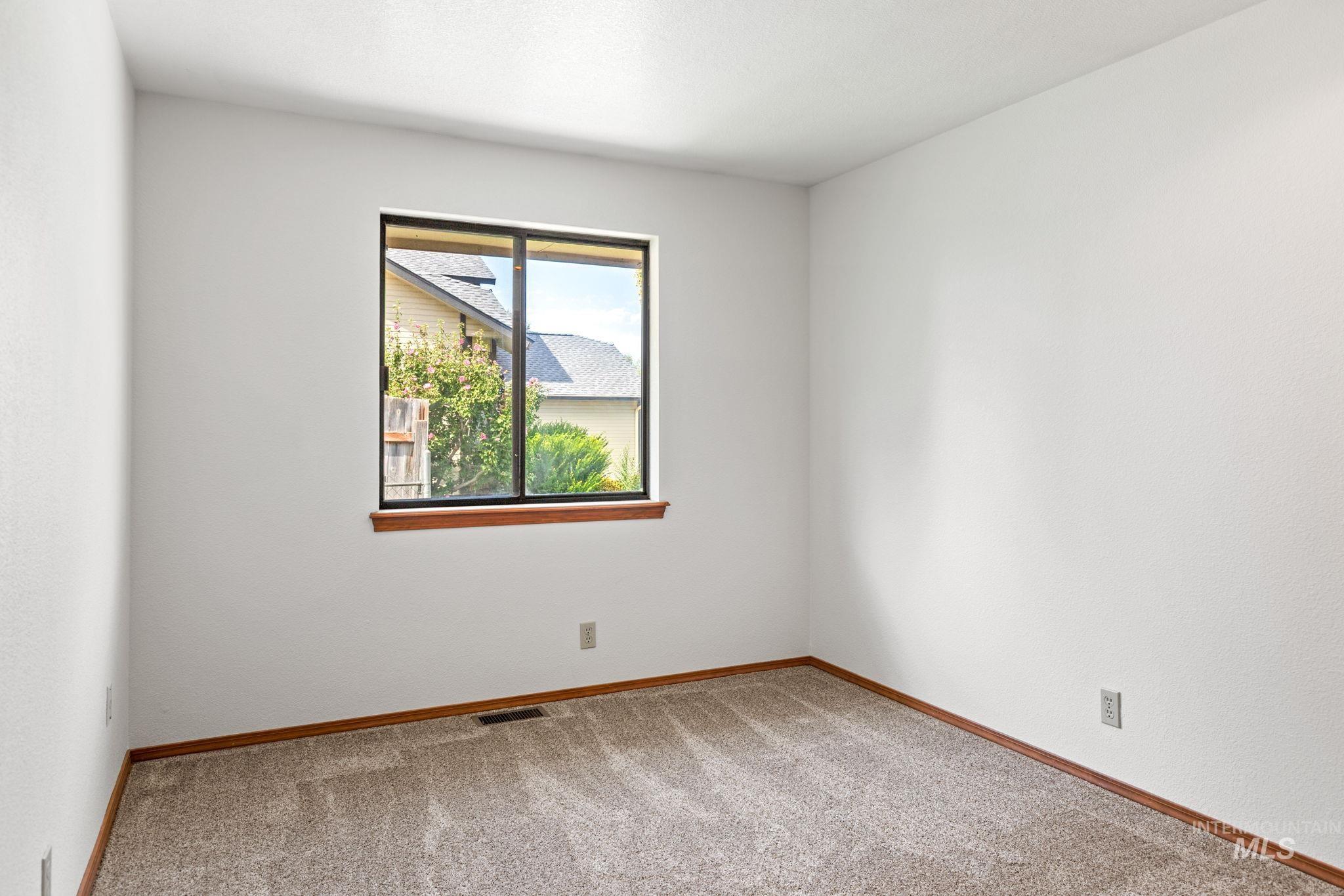 11207 W Bridgetower Dr., Boise, Idaho 83709, 3 Bedrooms, 2 Bathrooms, Residential For Sale, Price $505,000,MLS 99001816