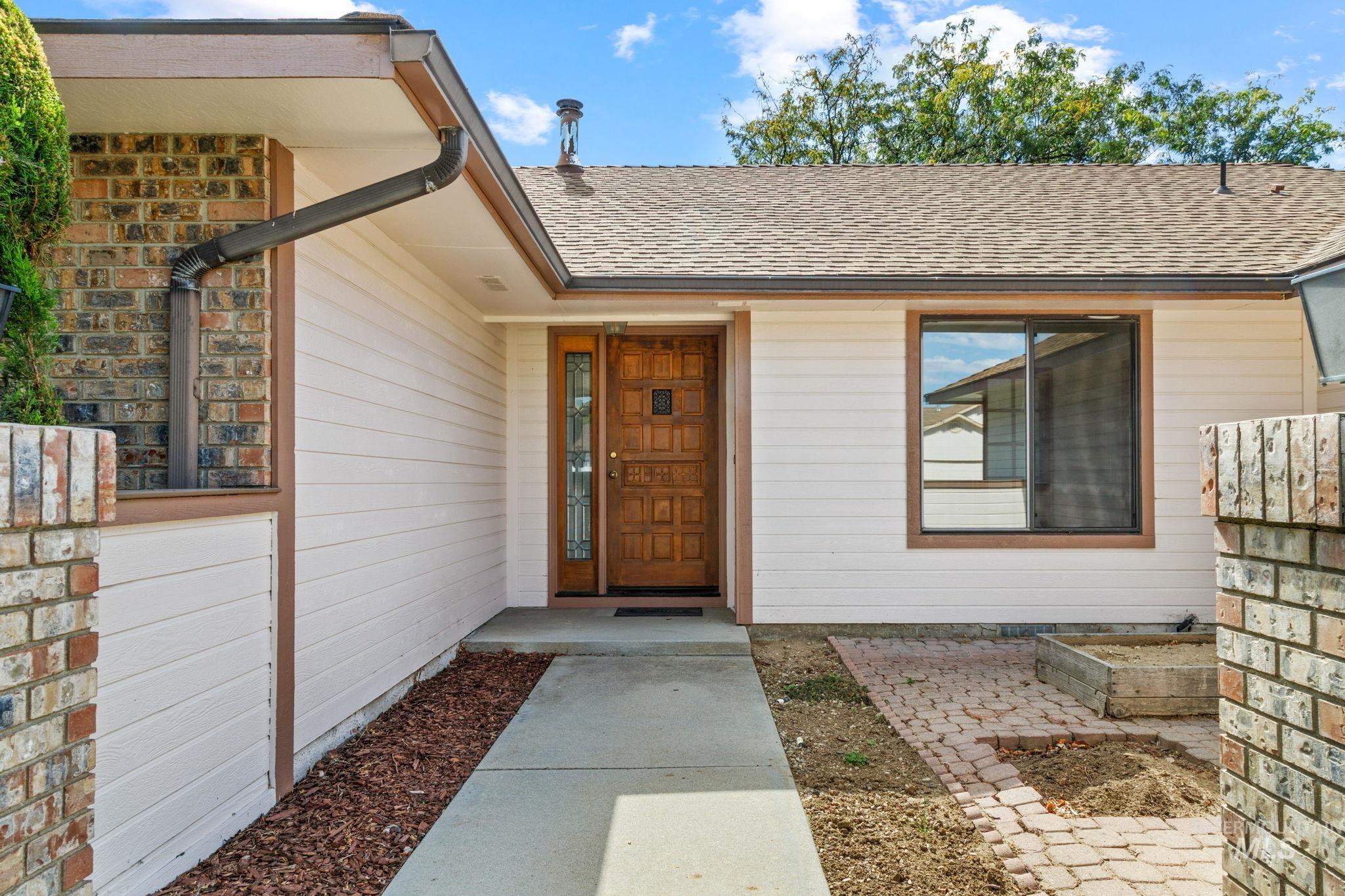 11207 W Bridgetower Dr., Boise, Idaho 83709, 3 Bedrooms, 2 Bathrooms, Residential For Sale, Price $505,000,MLS 99001816