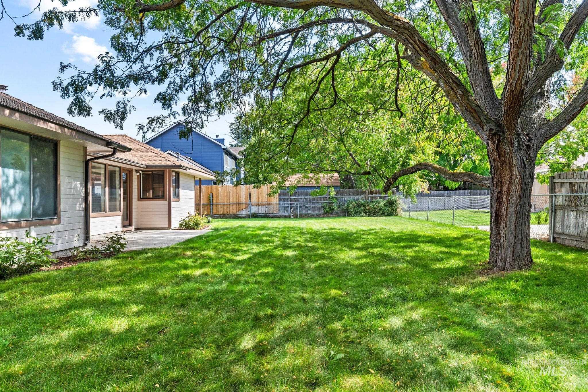 11207 W Bridgetower Dr., Boise, Idaho 83709, 3 Bedrooms, 2 Bathrooms, Residential For Sale, Price $505,000,MLS 99001816