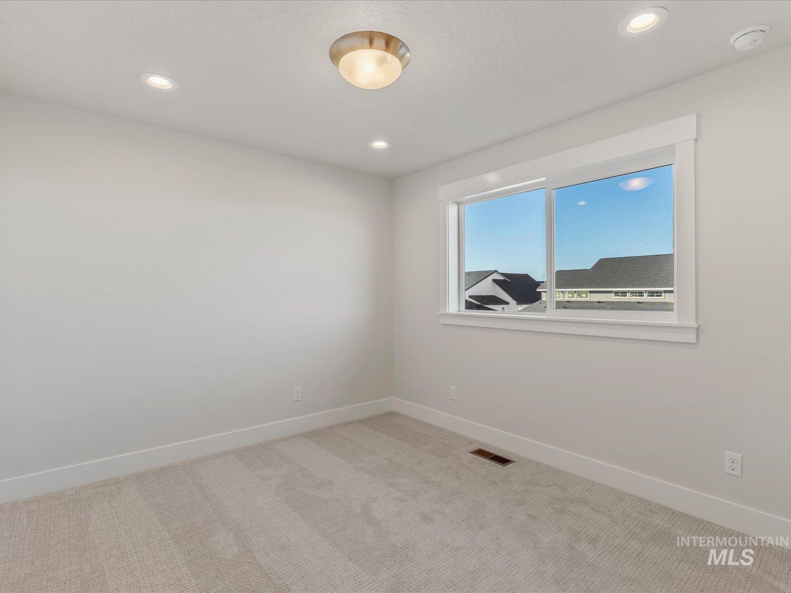 375 S Strut Way, Boise, Idaho 83716, 4 Bedrooms, 2.5 Bathrooms, Residential For Sale, Price $649,900,MLS 99001822