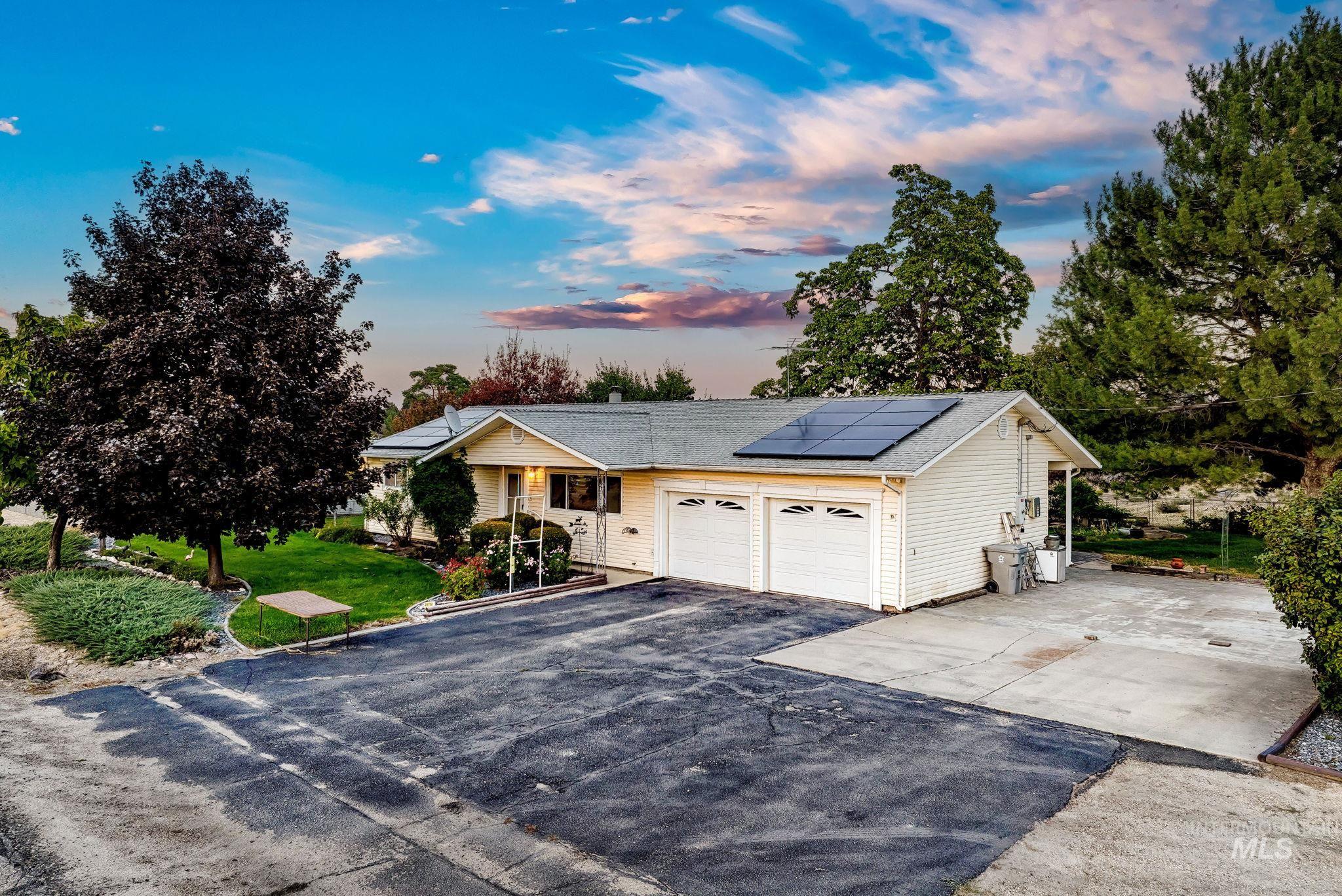23752 Cemetery Rd, Middleton, Idaho 83644, 5 Bedrooms, 2 Bathrooms, Residential For Sale, Price $475,000,MLS 99001837