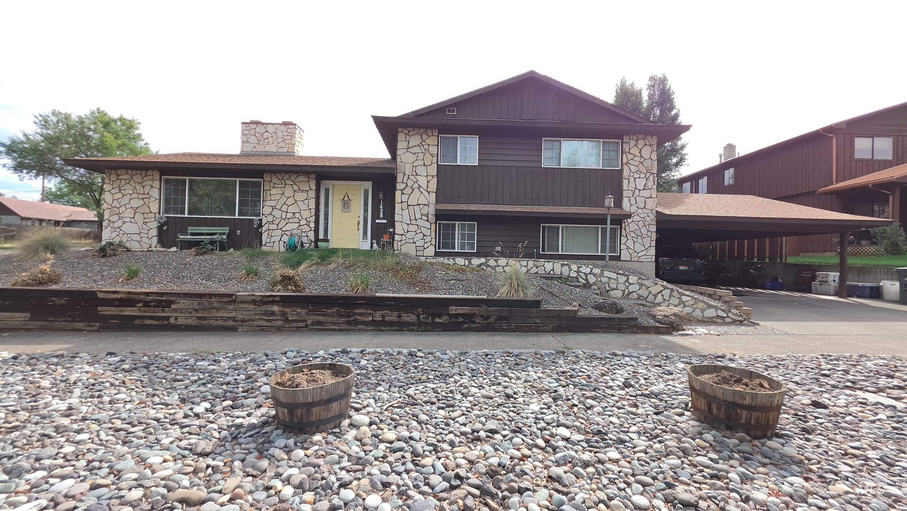 1428 14th Ave., Lewiston, Idaho 83501, 4 Bedrooms, 2.5 Bathrooms, Residential For Sale, Price $399,000,MLS 99001849