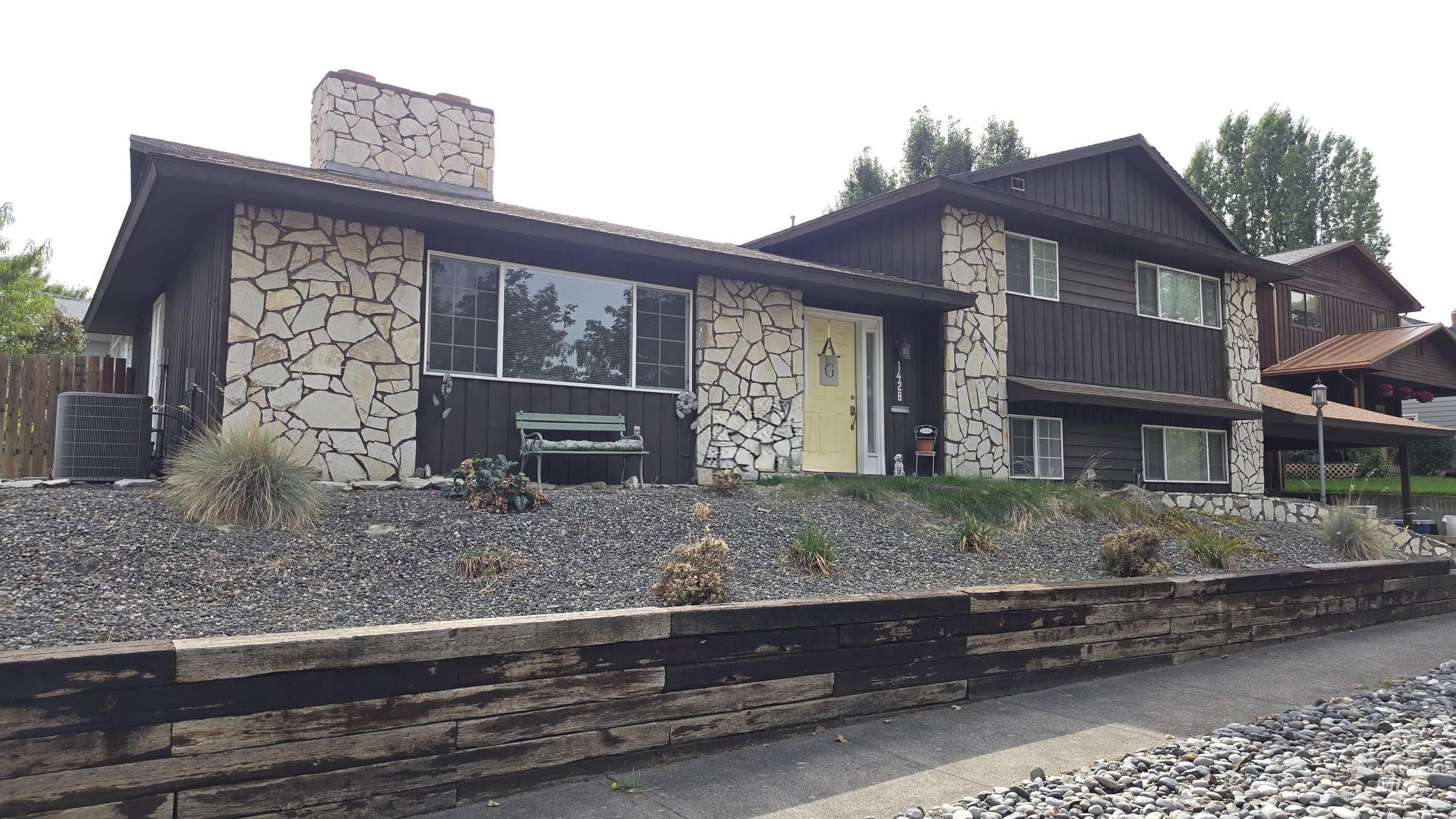 1428 14th Ave., Lewiston, Idaho 83501, 4 Bedrooms, 2.5 Bathrooms, Residential For Sale, Price $399,000,MLS 99001849