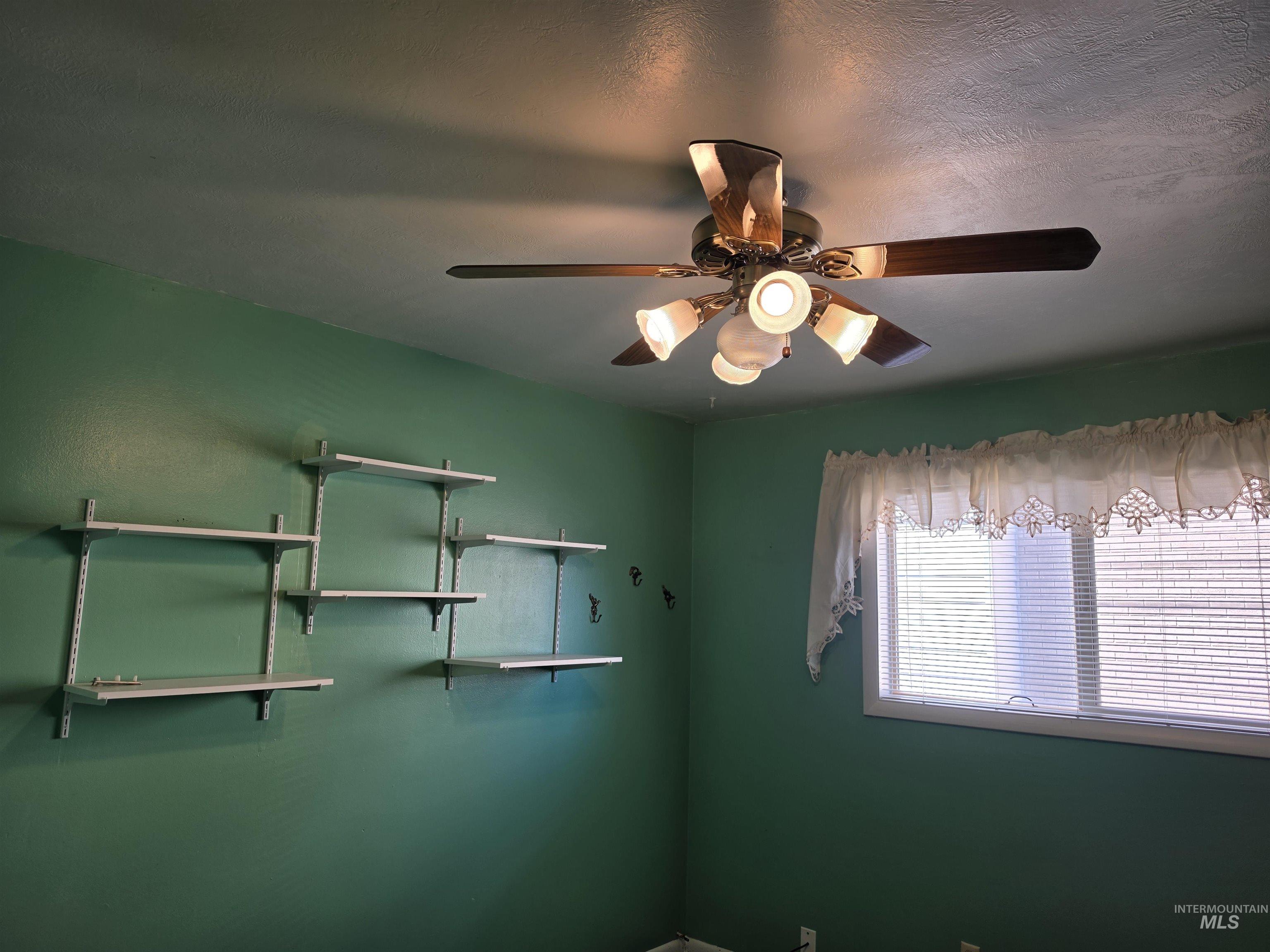 286 Pinon Drive, Idaho Falls, Idaho 83401, 4 Bedrooms, 2 Bathrooms, Residential For Sale, Price $330,000,MLS 99001855