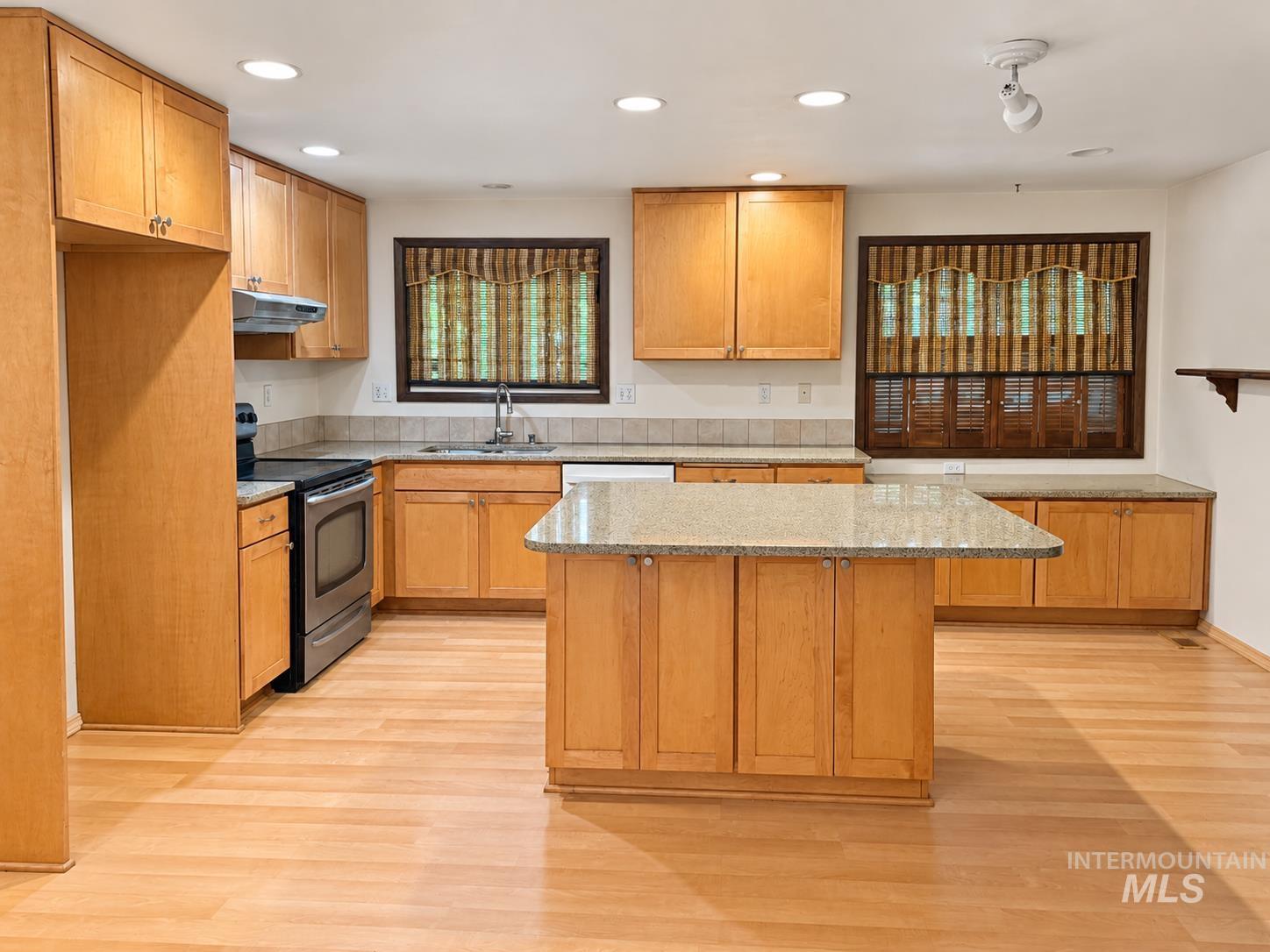 11399 W Columbia RD, Boise, Idaho 83709, 3 Bedrooms, 2 Bathrooms, Residential For Sale, Price $899,900,MLS 99001856
