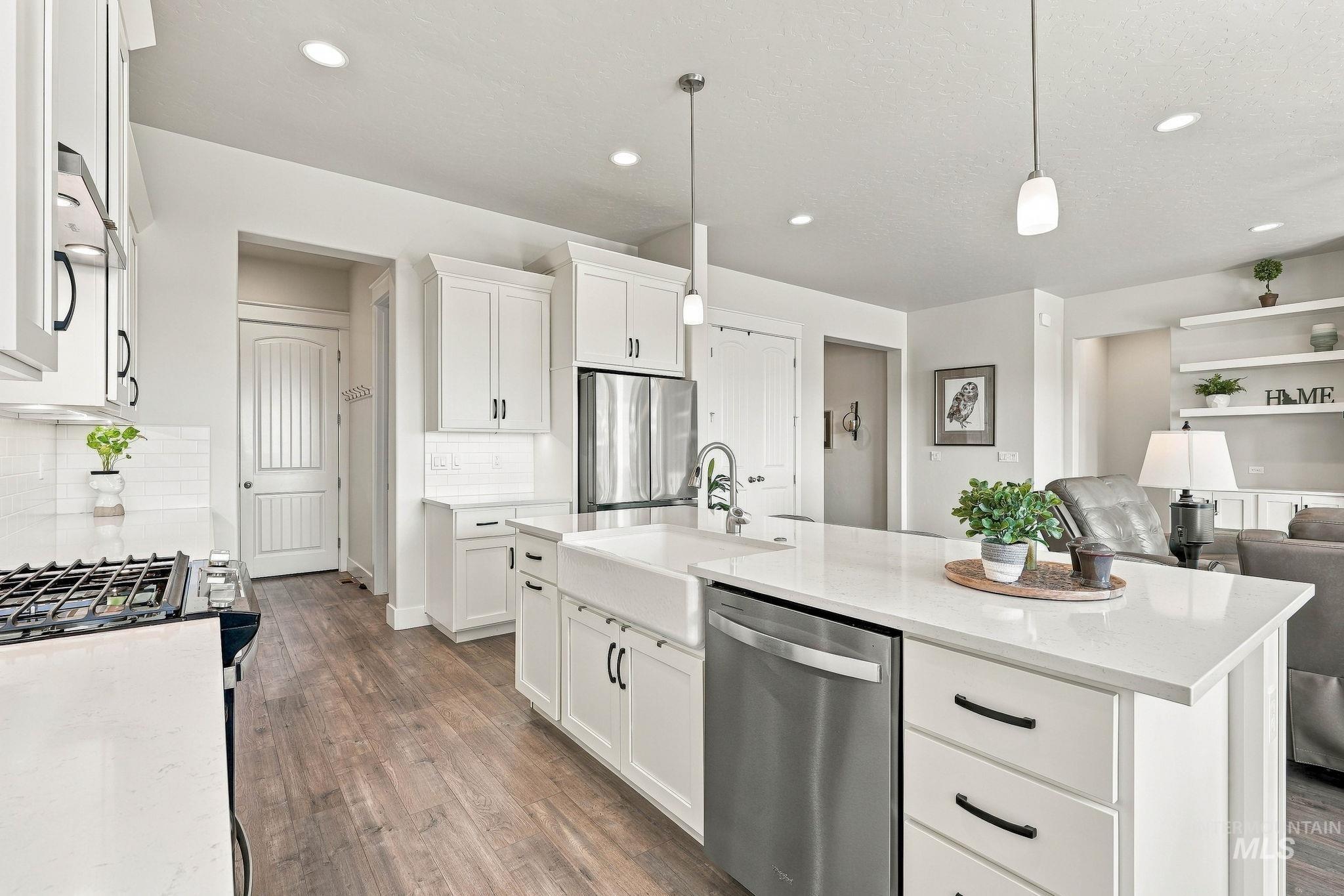7829 W Corinthia St., Eagle, Idaho 83616, 3 Bedrooms, 2.5 Bathrooms, Residential For Sale, Price $728,000,MLS 99001867