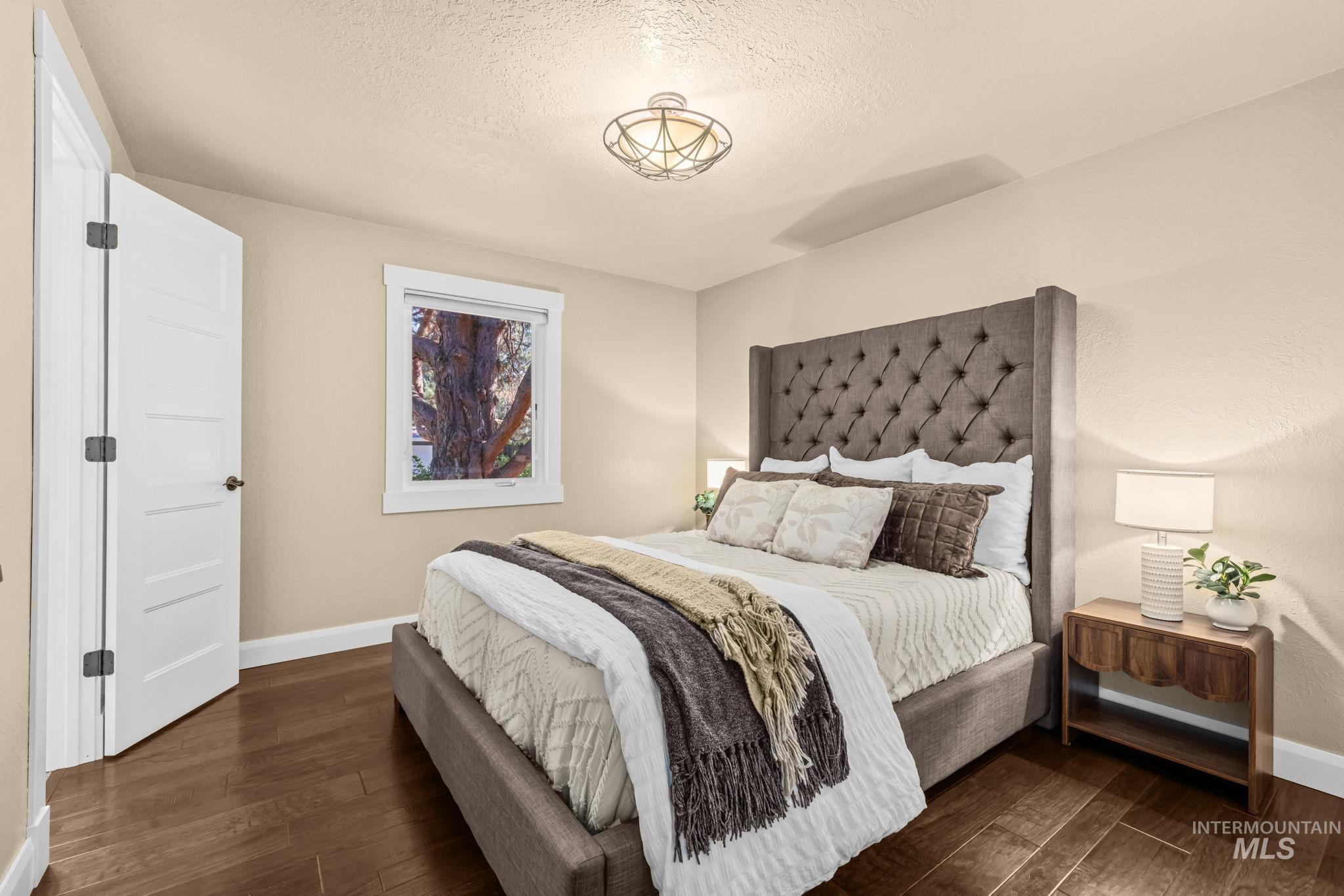 2013 S Coloma Way, Boise, Idaho 83712, 3 Bedrooms, 2 Bathrooms, Residential For Sale, Price $844,900,MLS 99001877