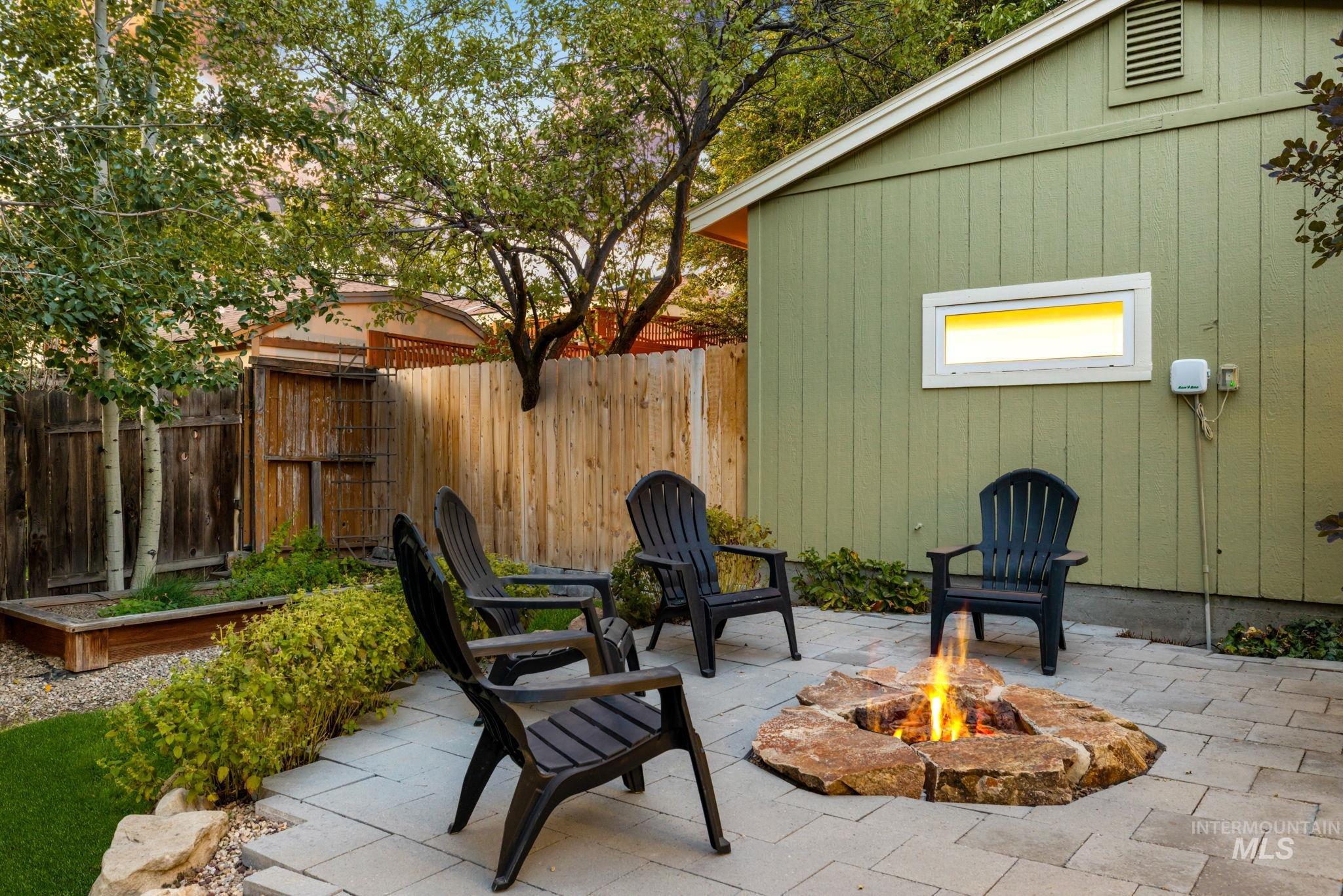2013 S Coloma Way, Boise, Idaho 83712, 3 Bedrooms, 2 Bathrooms, Residential For Sale, Price $844,900,MLS 99001877
