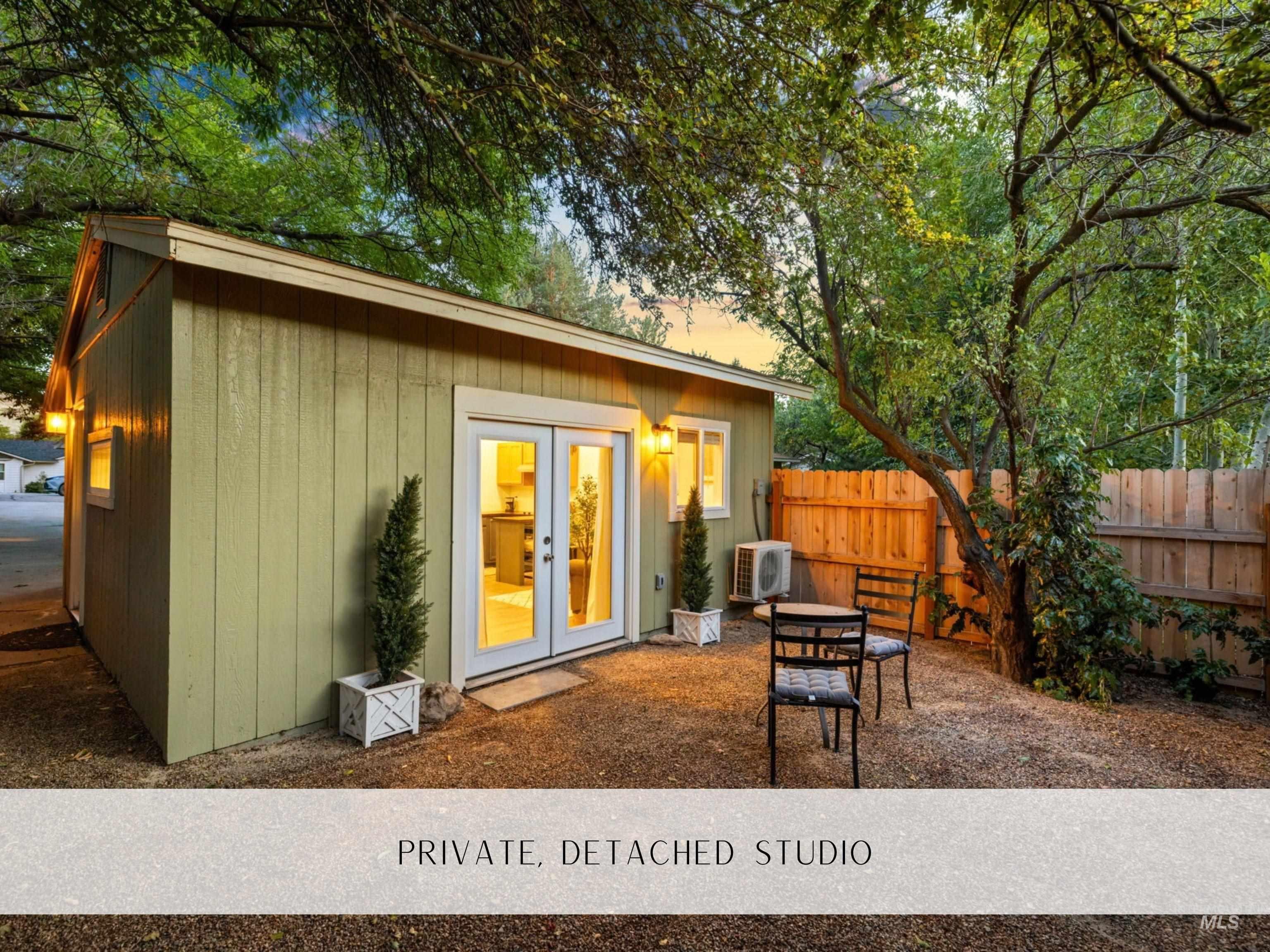 2013 S Coloma Way, Boise, Idaho 83712, 3 Bedrooms, 2 Bathrooms, Residential For Sale, Price $844,900,MLS 99001877