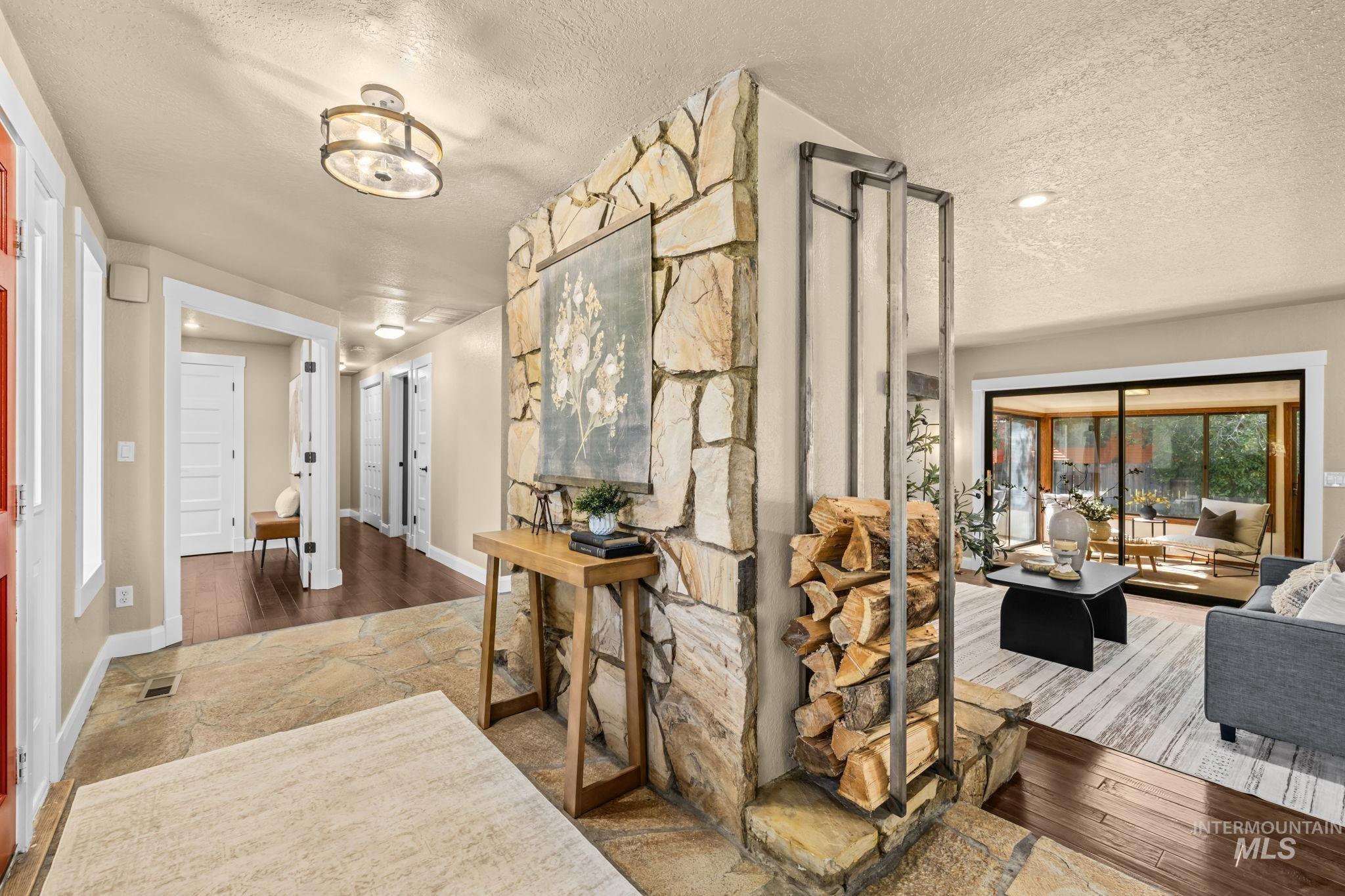 2013 S Coloma Way, Boise, Idaho 83712, 3 Bedrooms, 2 Bathrooms, Residential For Sale, Price $844,900,MLS 99001877