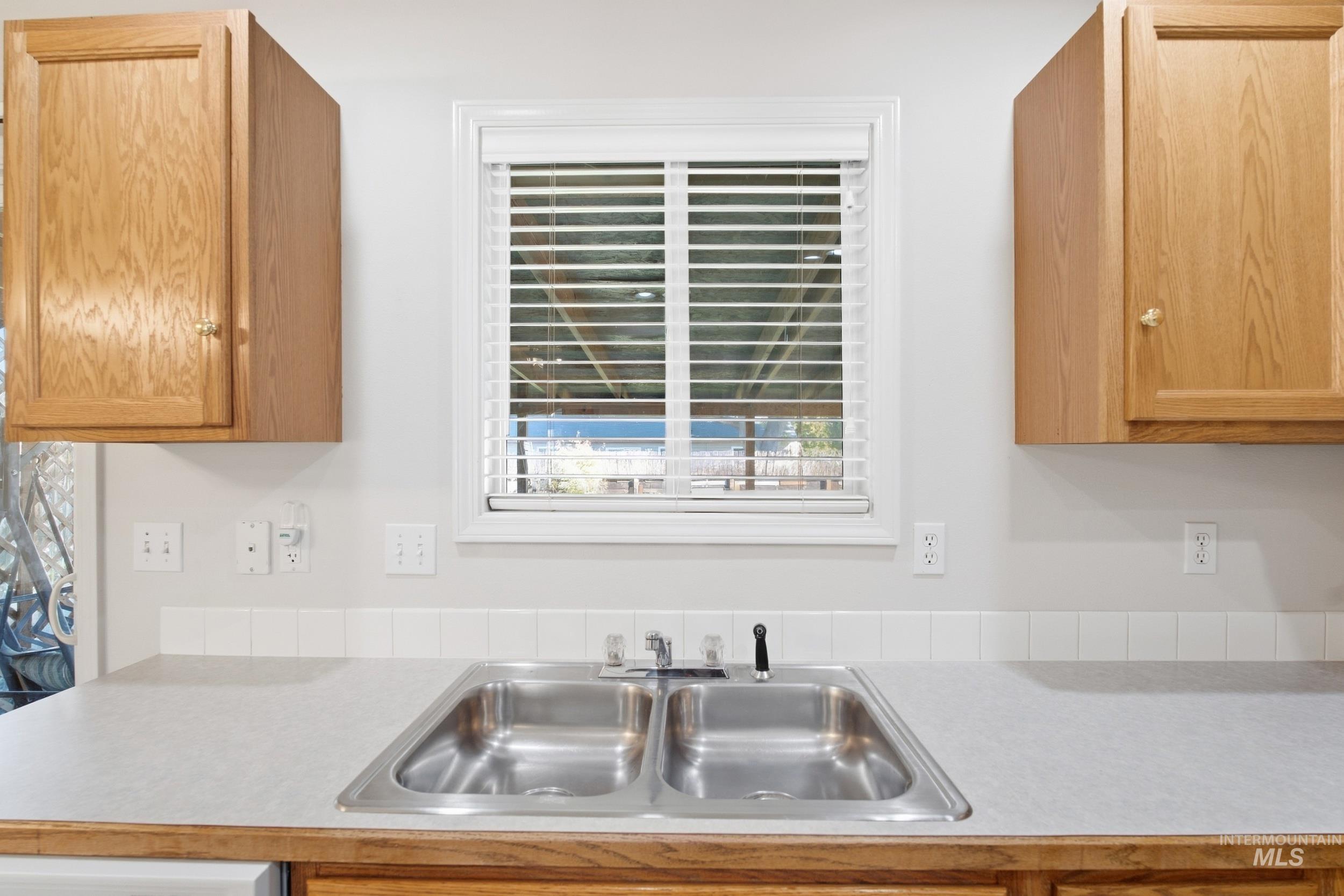 2314 W Sweetbay Ave, Nampa, Idaho 83651, 3 Bedrooms, 2 Bathrooms, Residential For Sale, Price $319,900,MLS 99001878