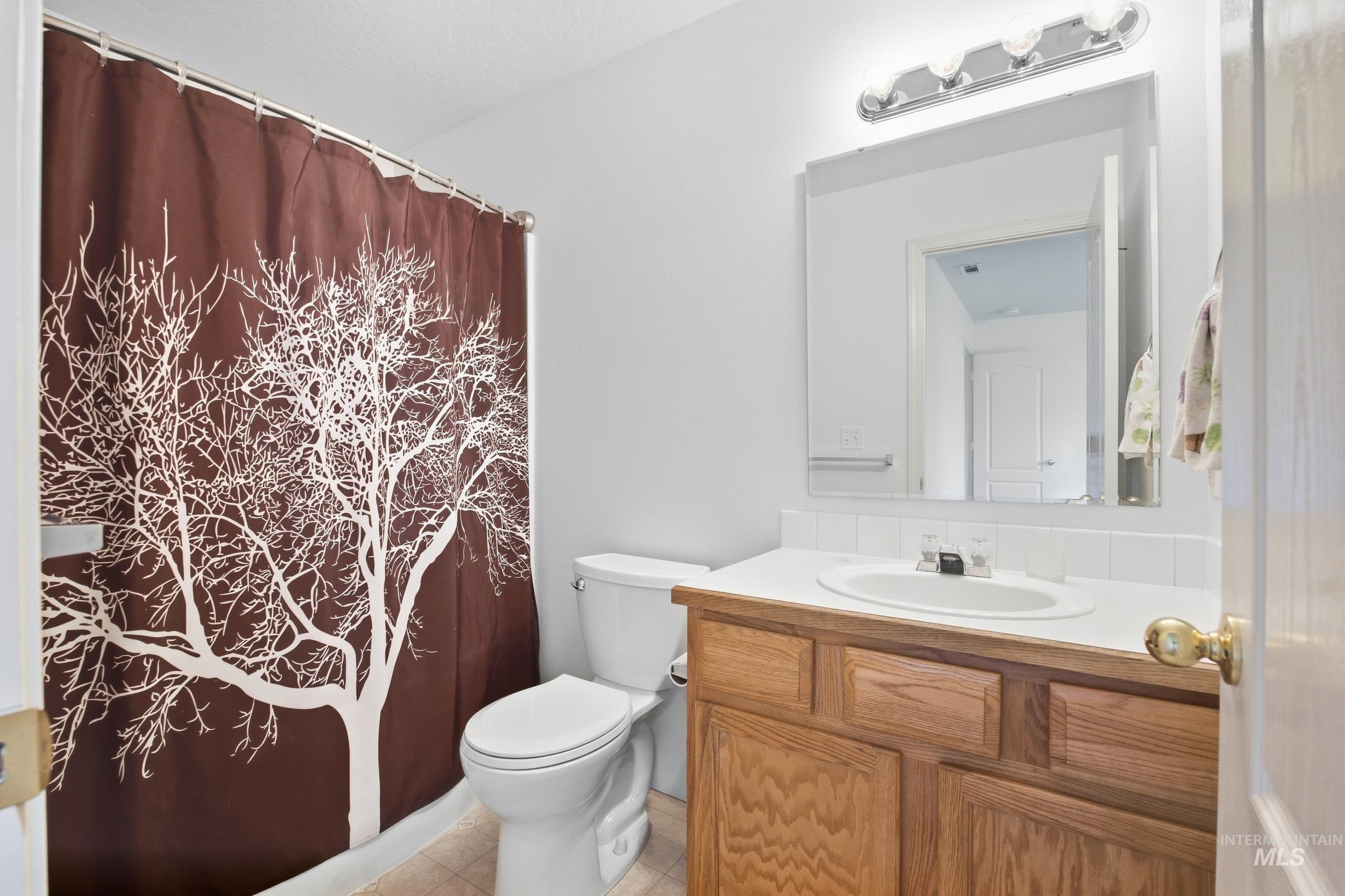 2314 W Sweetbay Ave, Nampa, Idaho 83651, 3 Bedrooms, 2 Bathrooms, Residential For Sale, Price $319,900,MLS 99001878