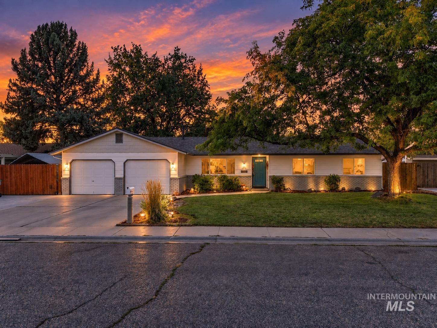 3425 N Buckboard Way, Boise, Idaho 83713, 3 Bedrooms, 2 Bathrooms, Residential For Sale, Price $442,500,MLS 99001880