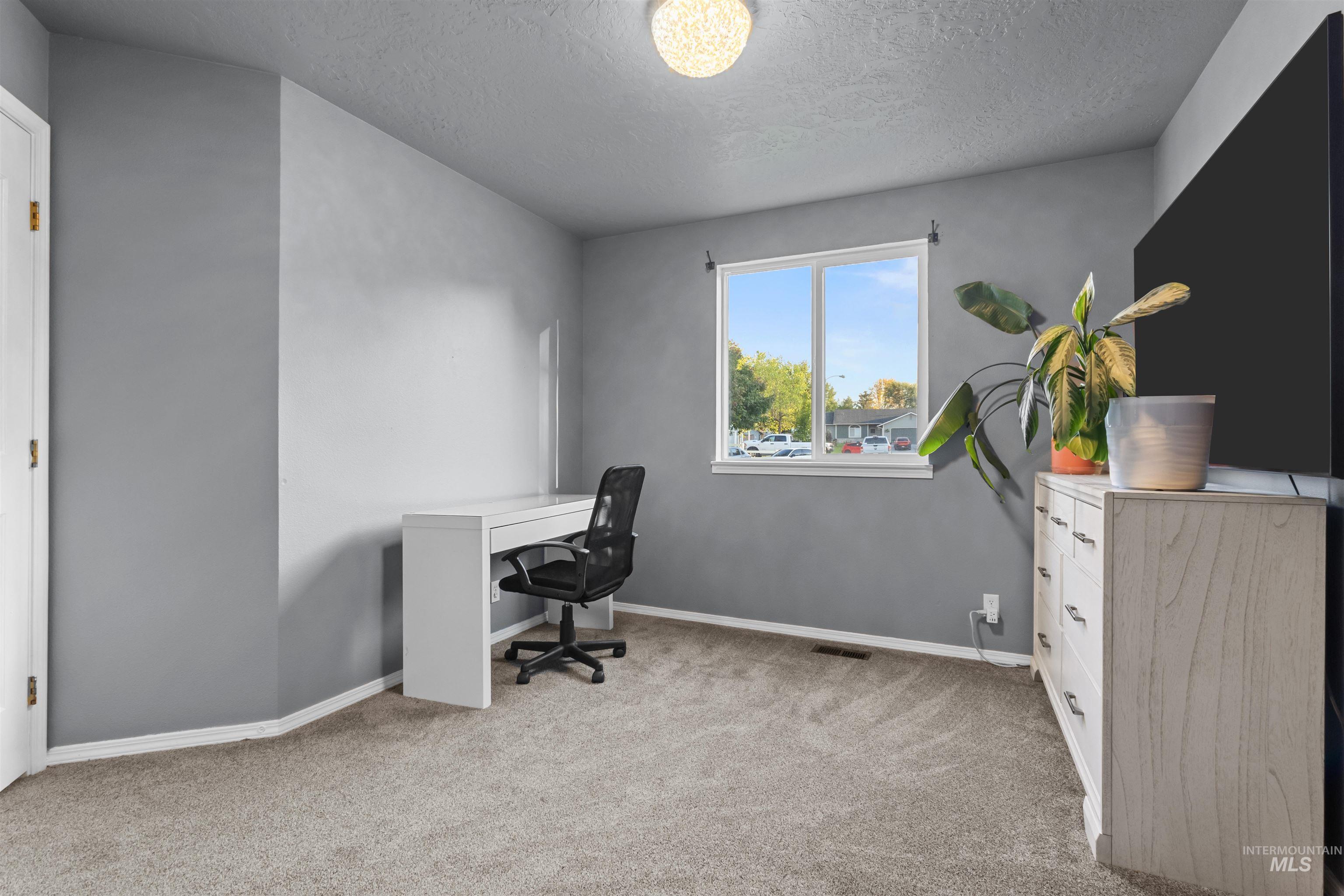 2096 NW 9th Place, Meridian, Idaho 83646, 3 Bedrooms, 2 Bathrooms, Residential For Sale, Price $399,000,MLS 99001883