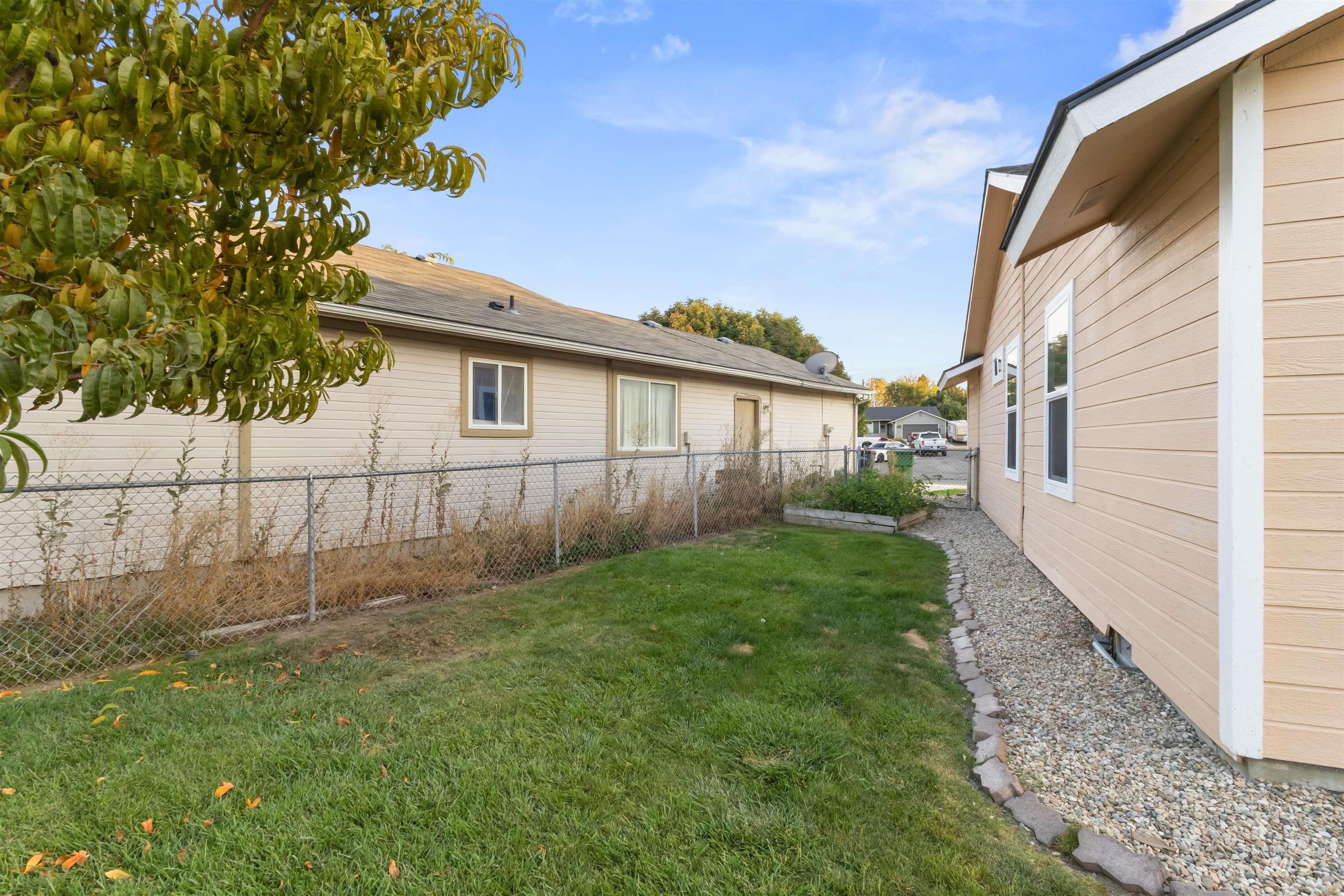 2096 NW 9th Place, Meridian, Idaho 83646, 3 Bedrooms, 2 Bathrooms, Residential For Sale, Price $399,000,MLS 99001883