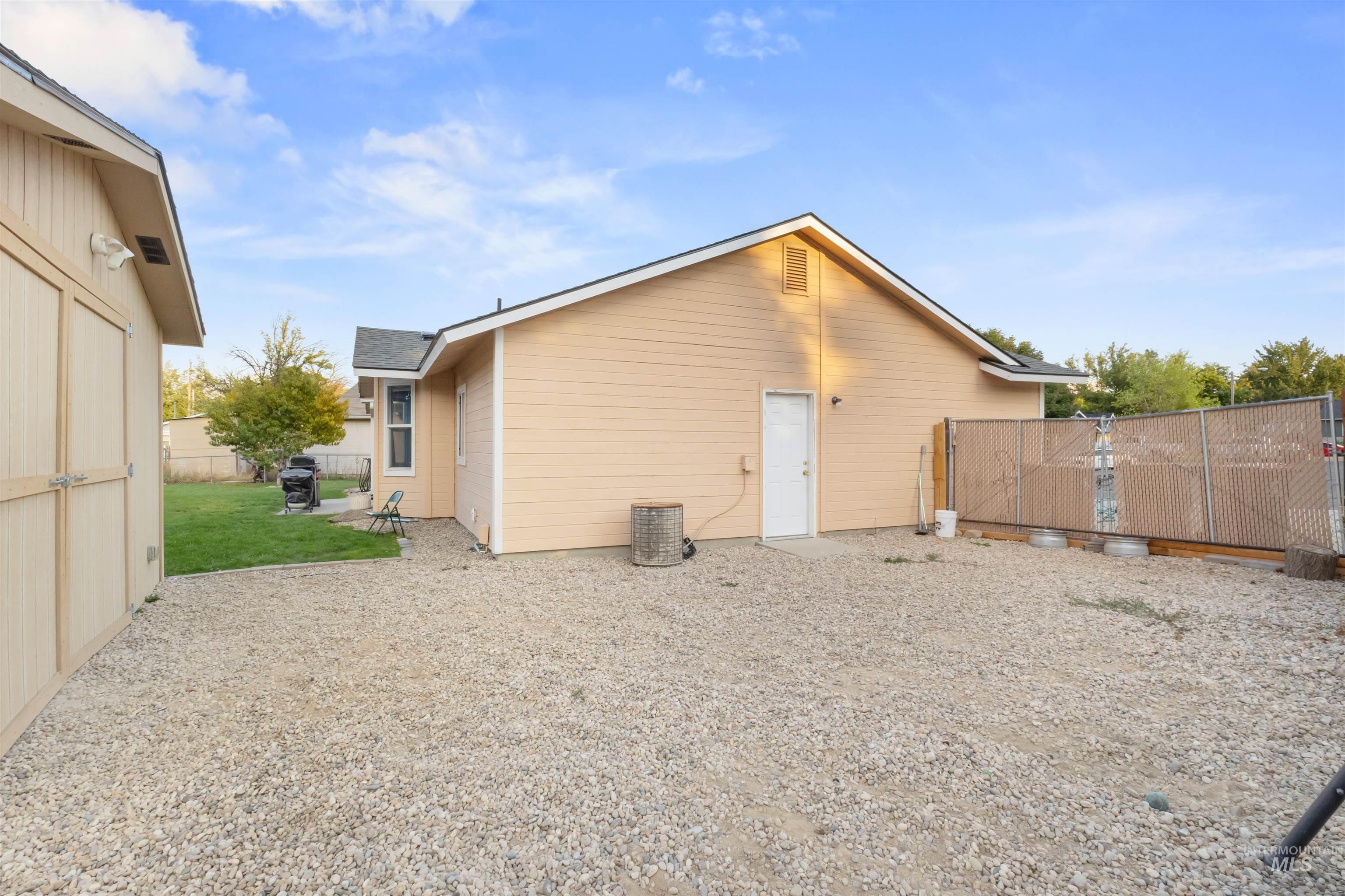 2096 NW 9th Place, Meridian, Idaho 83646, 3 Bedrooms, 2 Bathrooms, Residential For Sale, Price $399,000,MLS 99001883